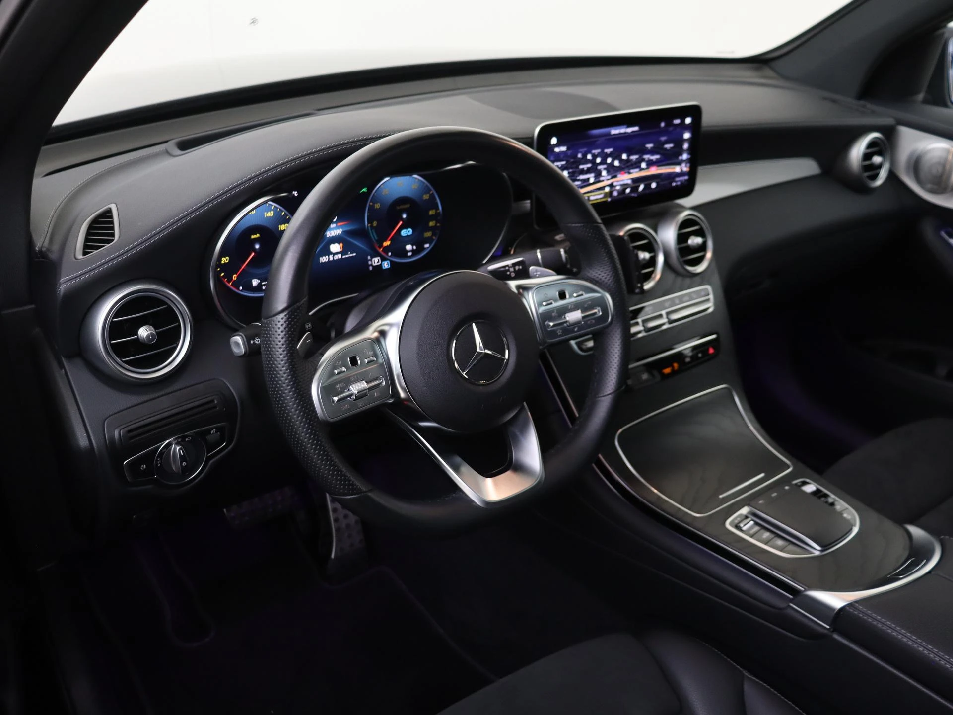 Mercedes-Benz-GLC-image-9