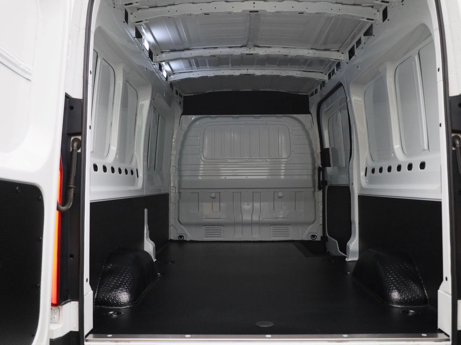 Maxus eDeliver9 L3H2 Business DEAL 89 kWh