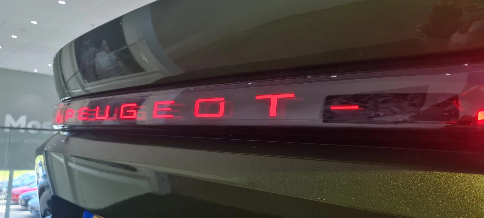 Peugeot-408-image-14