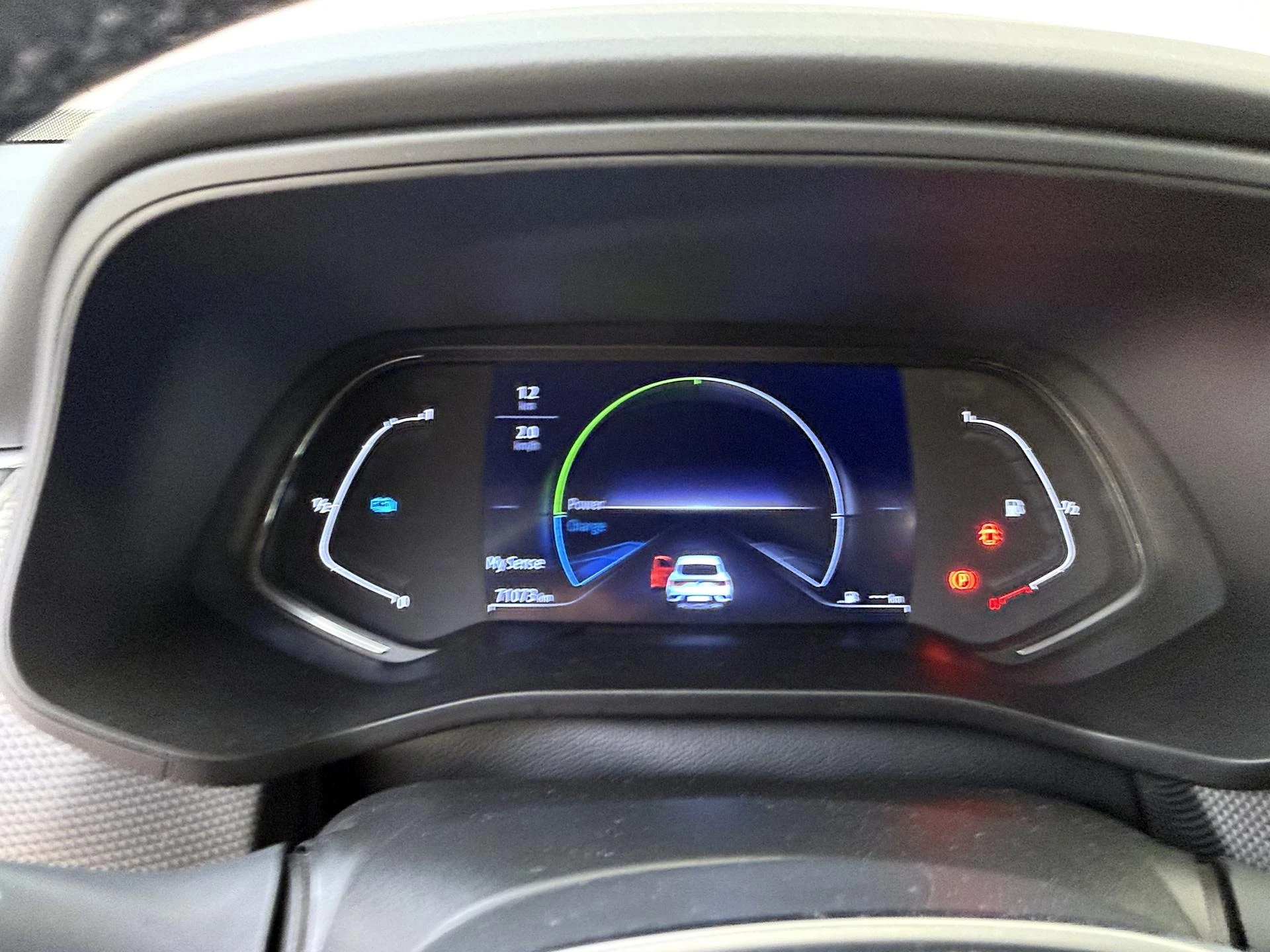Renault-Arkana-image-10