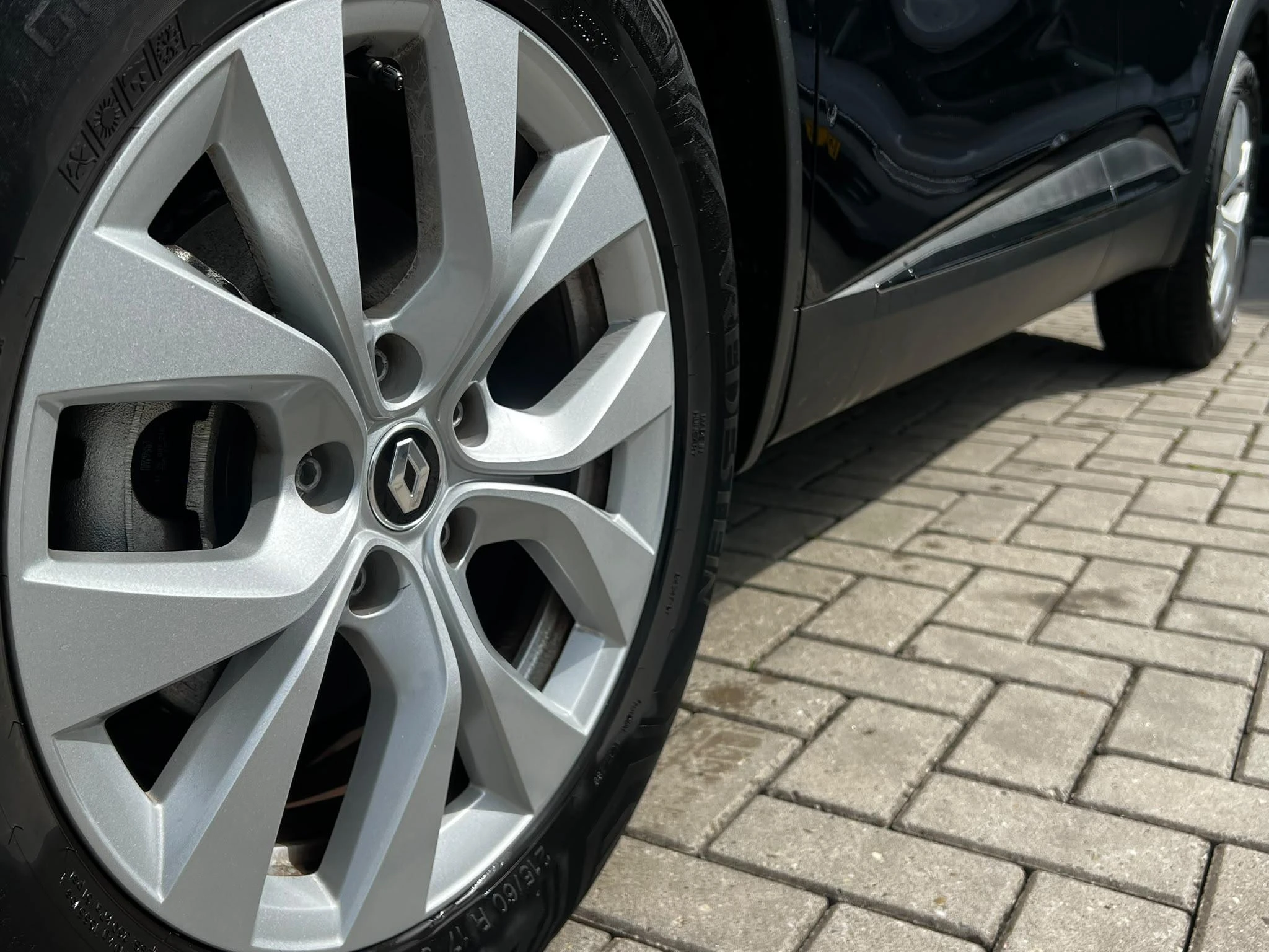 Renault-Captur-image-1