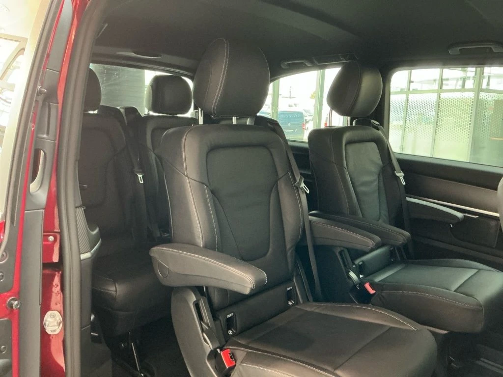 Mercedes-Benz-V-Klasse 300-image-12