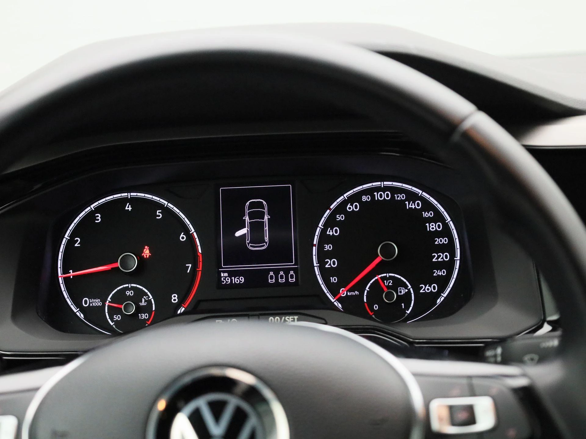 Volkswagen-Polo-image-7