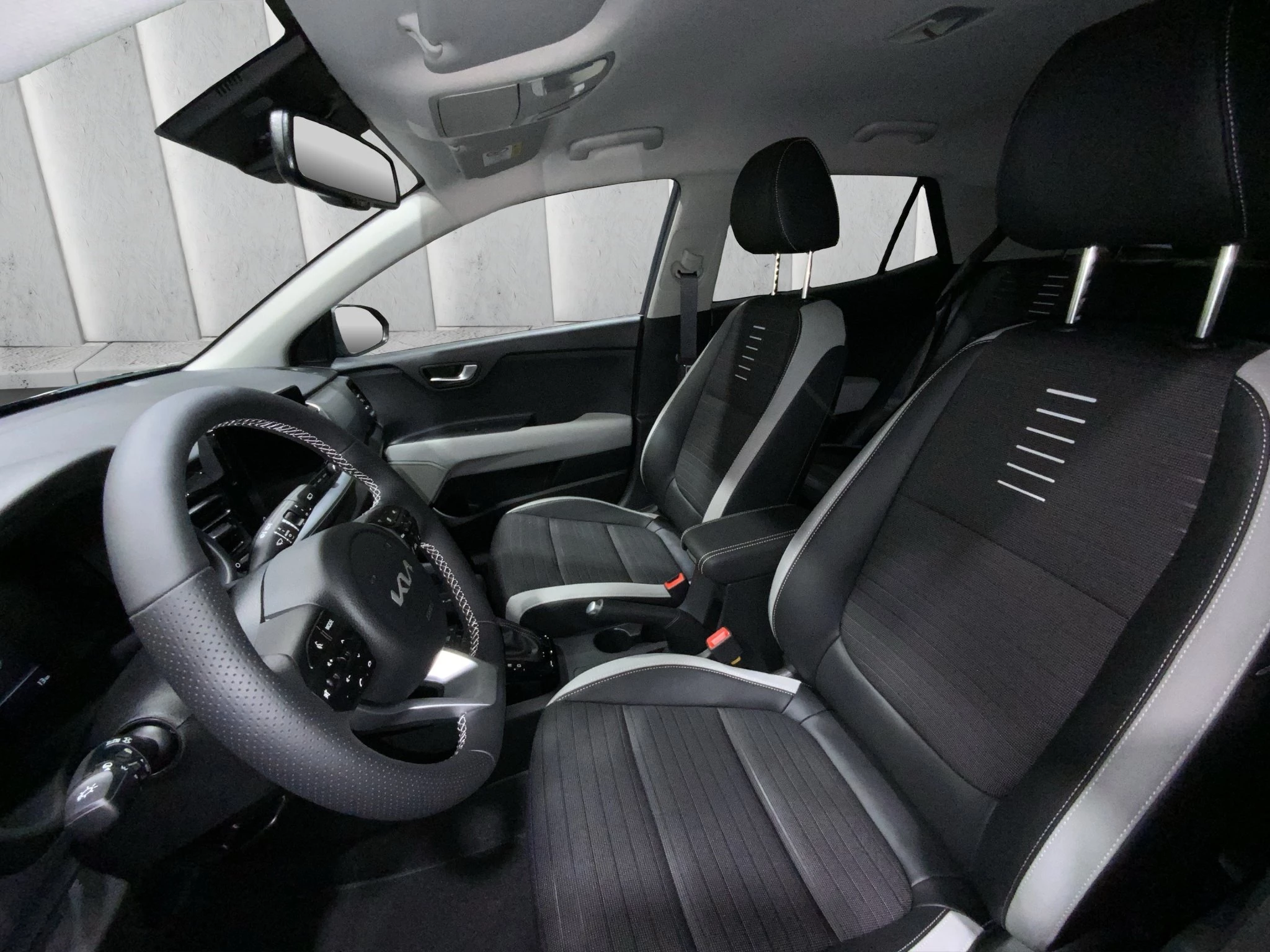 Kia Stonic Spirit 1.0 T-GDI 100 48V DCT7 Sports Utility Vehicle. 74 kW. 5-türig