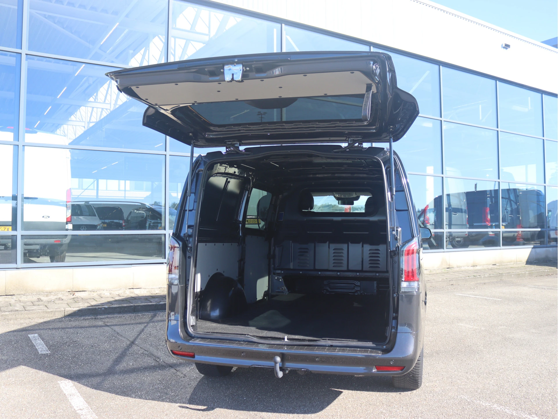 Mercedes-Benz-Vito-image-2