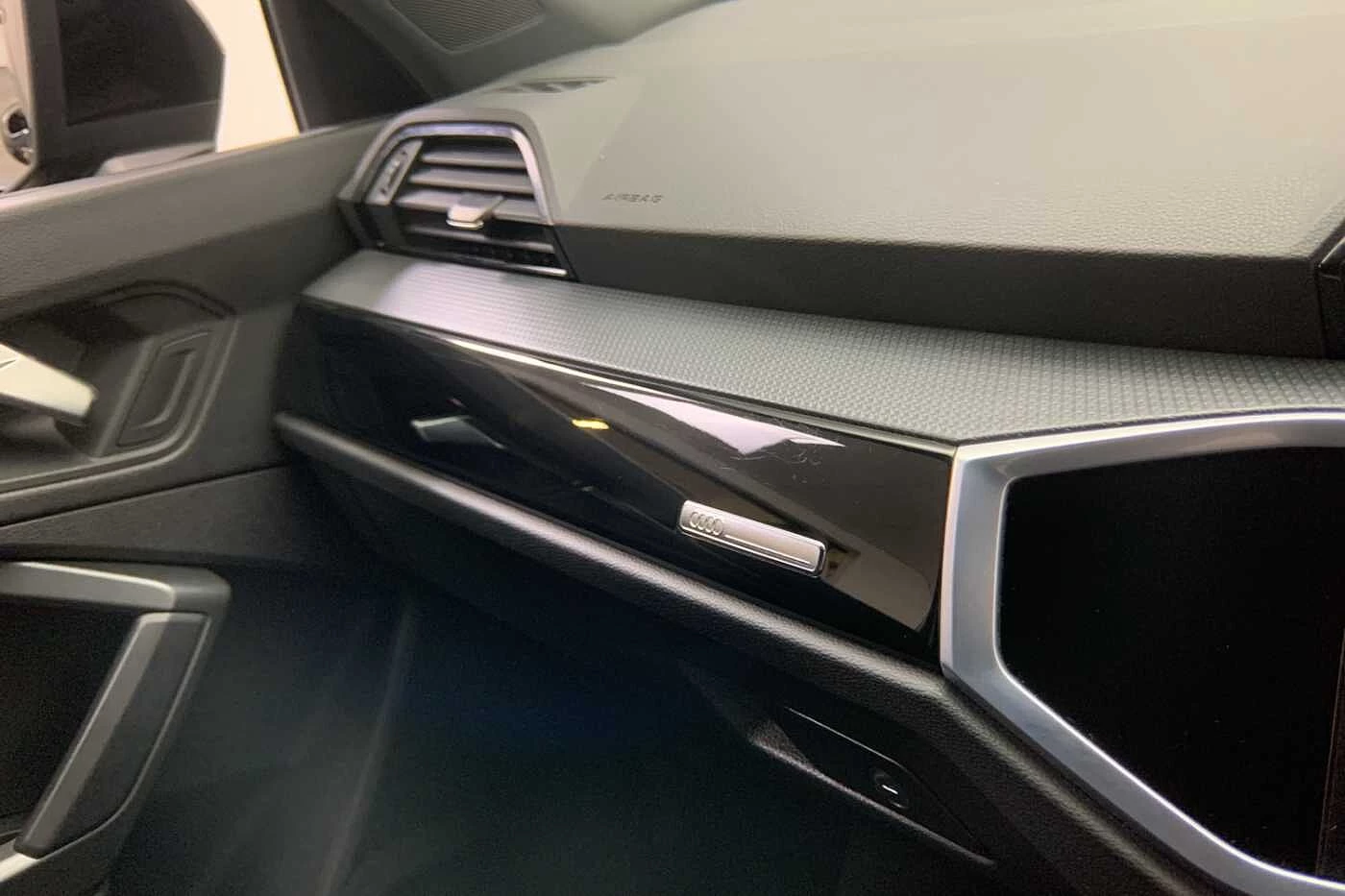 Audi-Q3-image-19
