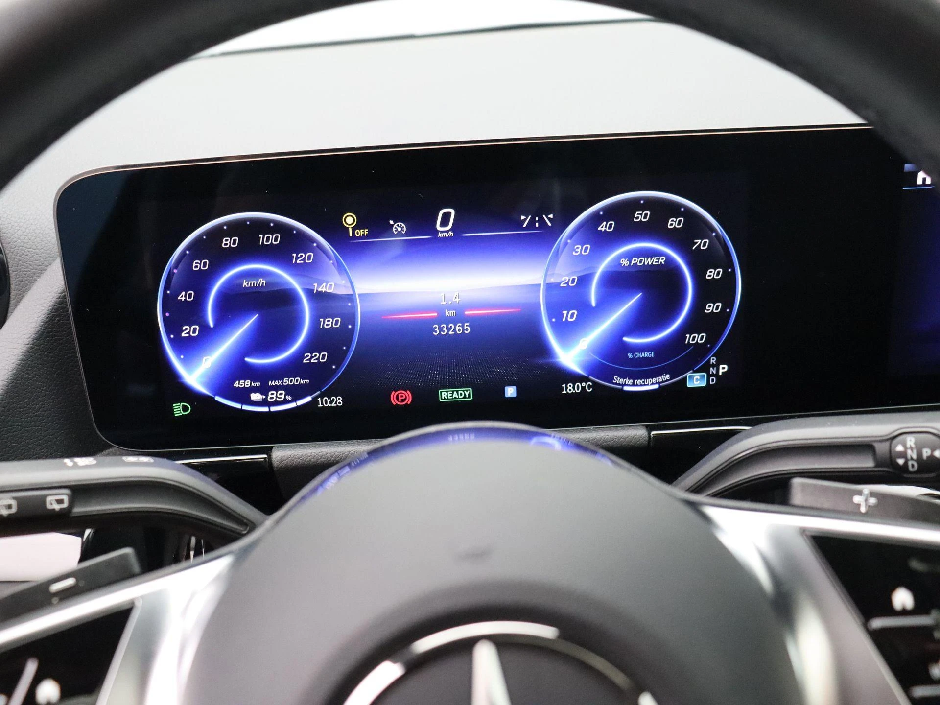 Mercedes-Benz EQA 250+ Business Line + PANO DAK + CARPLAY + CAMERA +