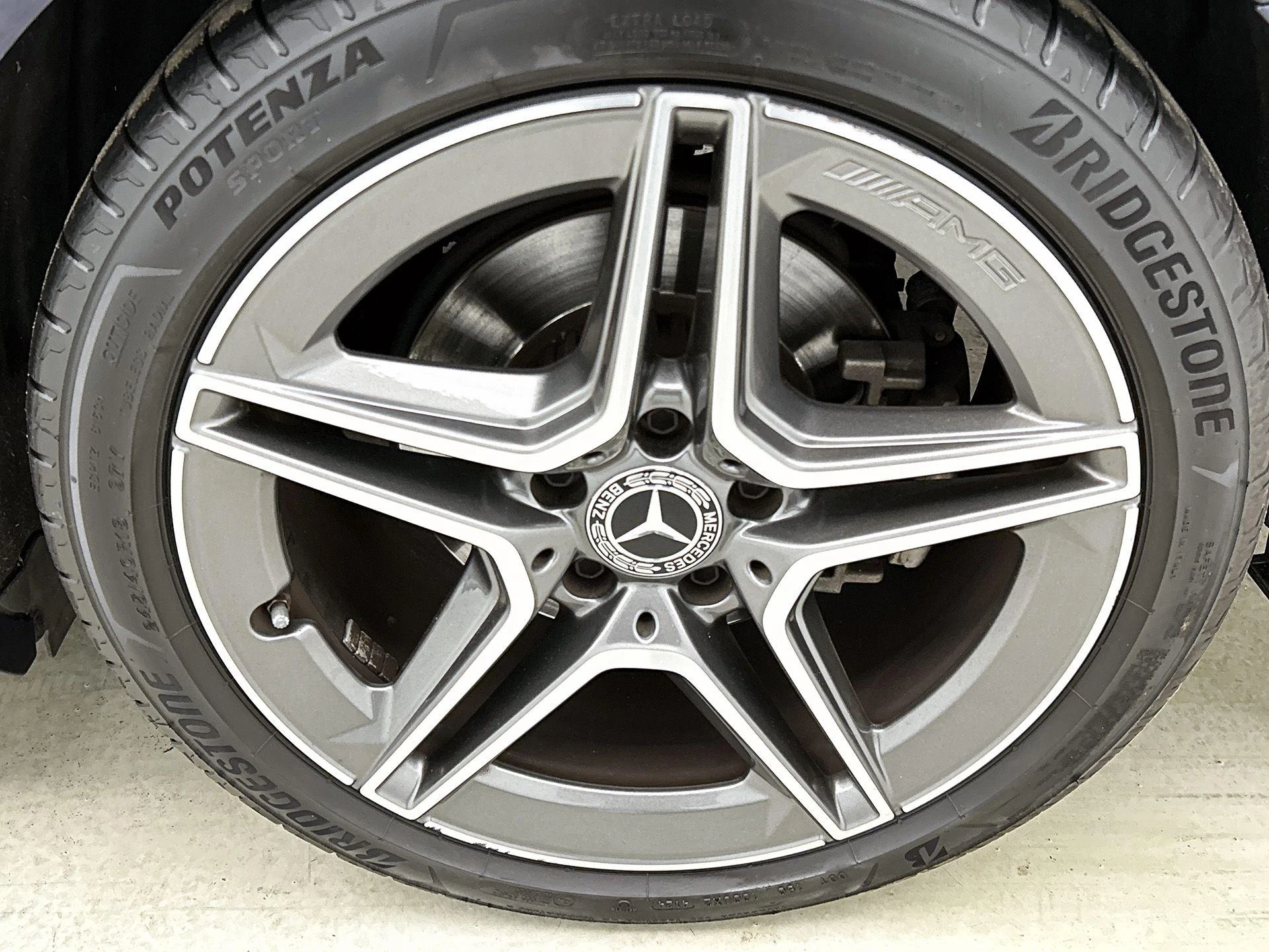 Mercedes-Benz-C-Klasse-image-32