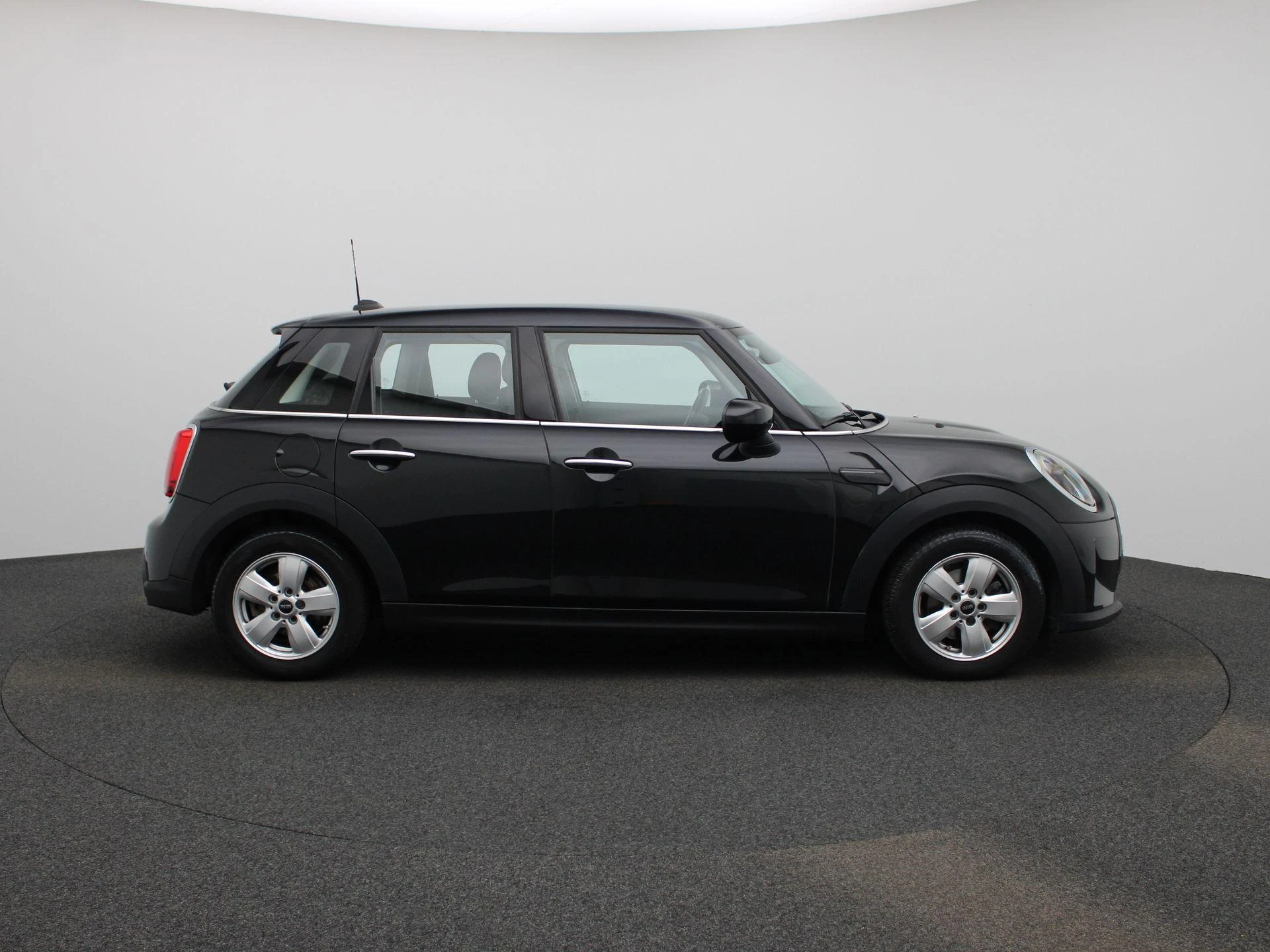 MINI-Cooper-image-5