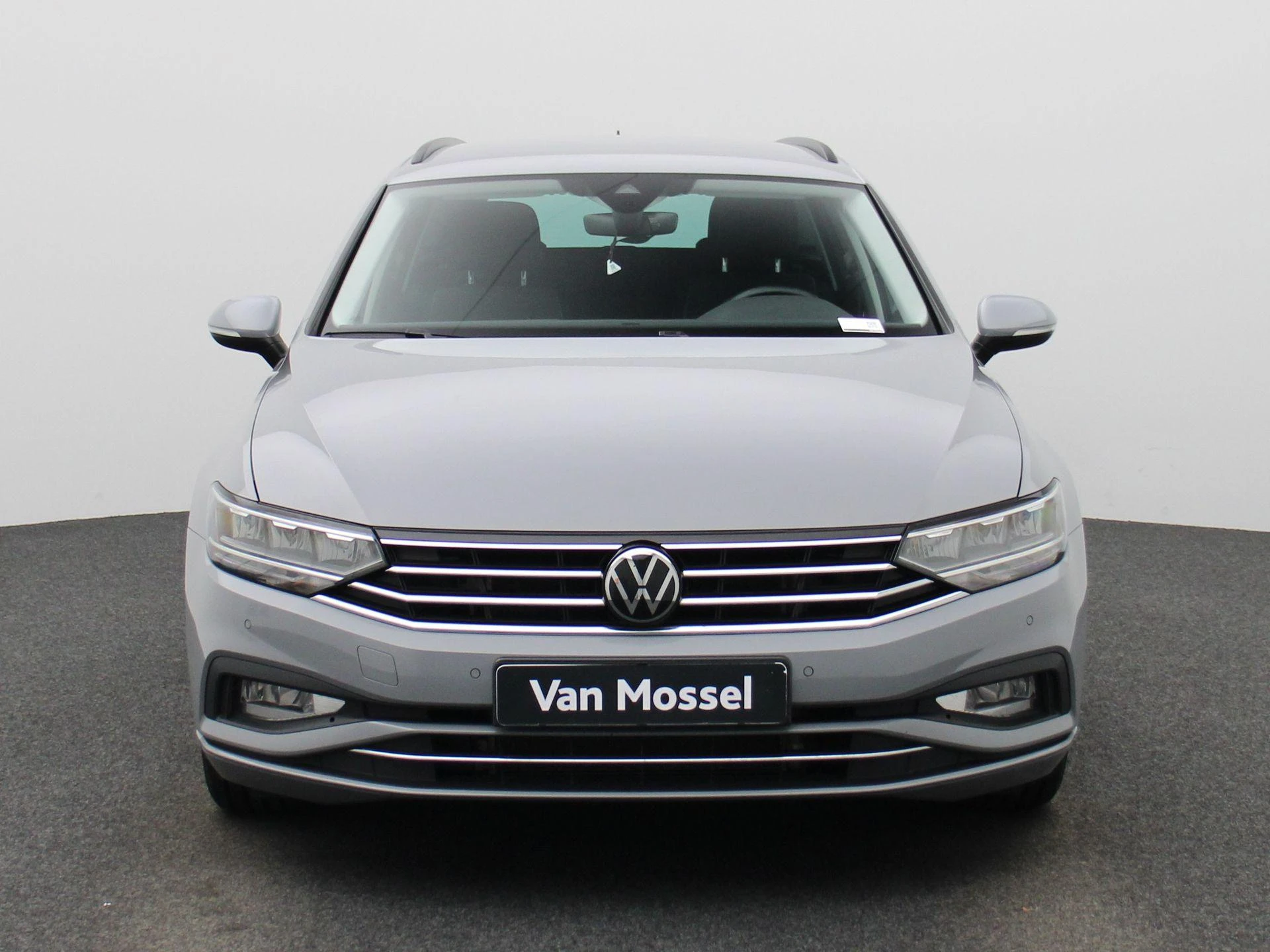 Volkswagen-Passat-image-2