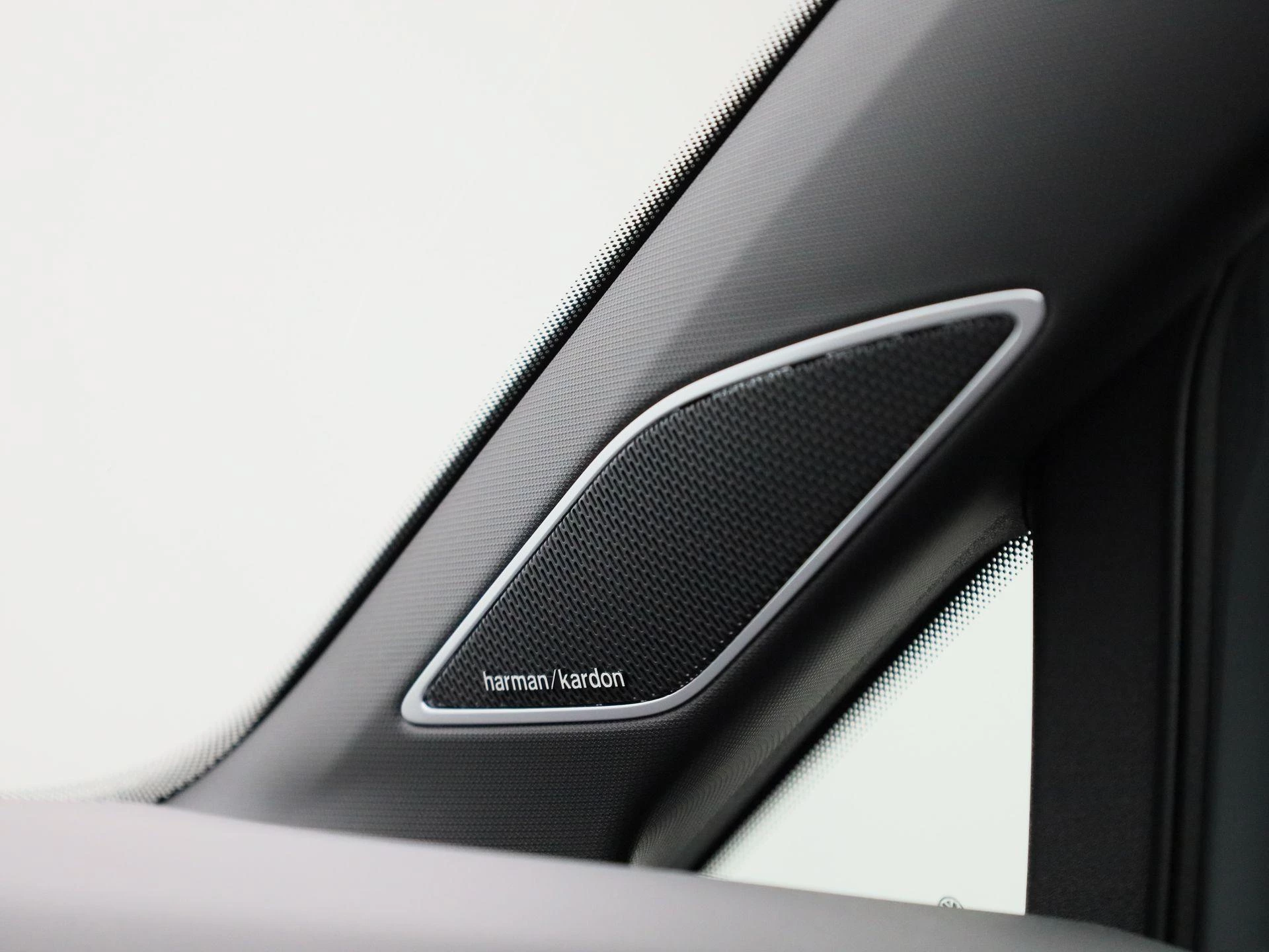 Volkswagen-Golf-image-28