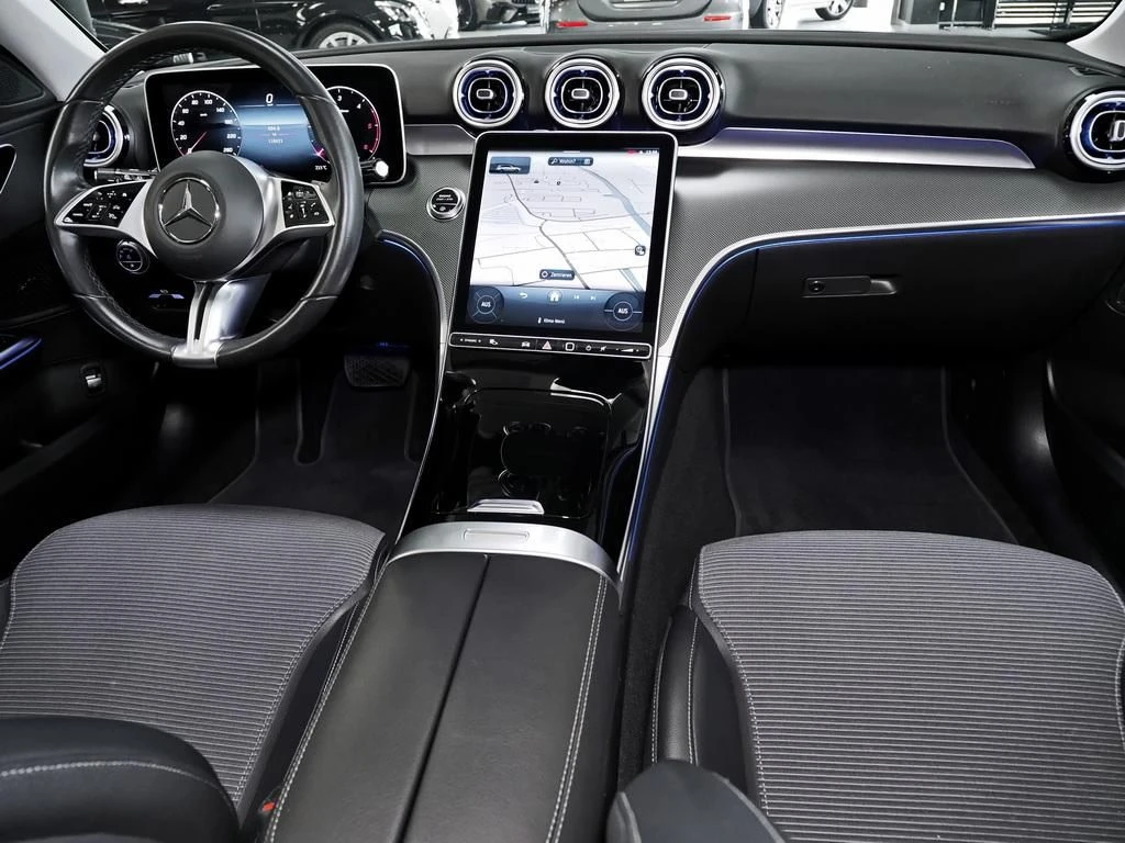 Mercedes-Benz-C-Klasse 220 d-image-12