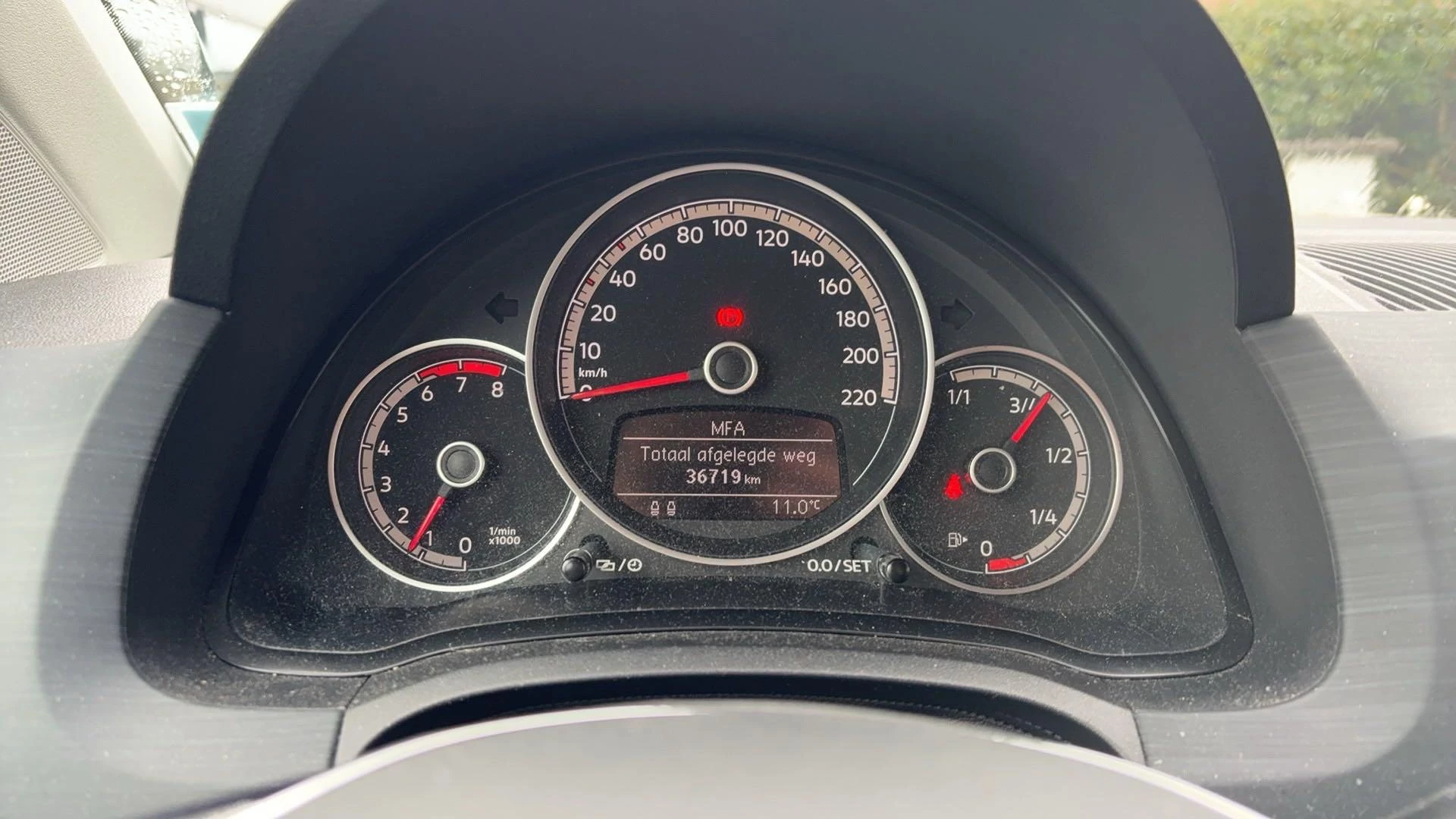 Volkswagen-up!-image-8