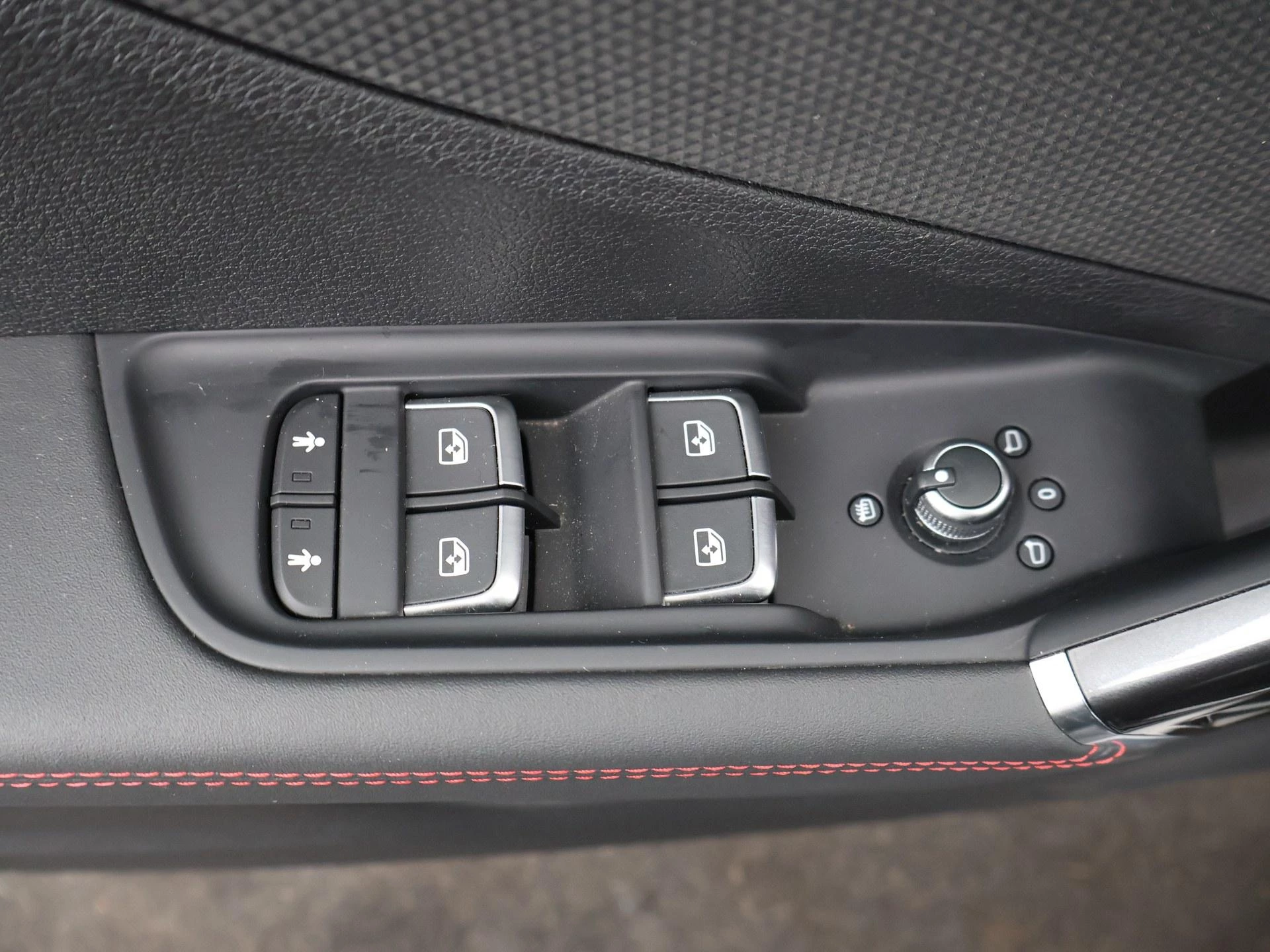 Audi SQ2 2.0 TFSI 221kW S tronic SQ2