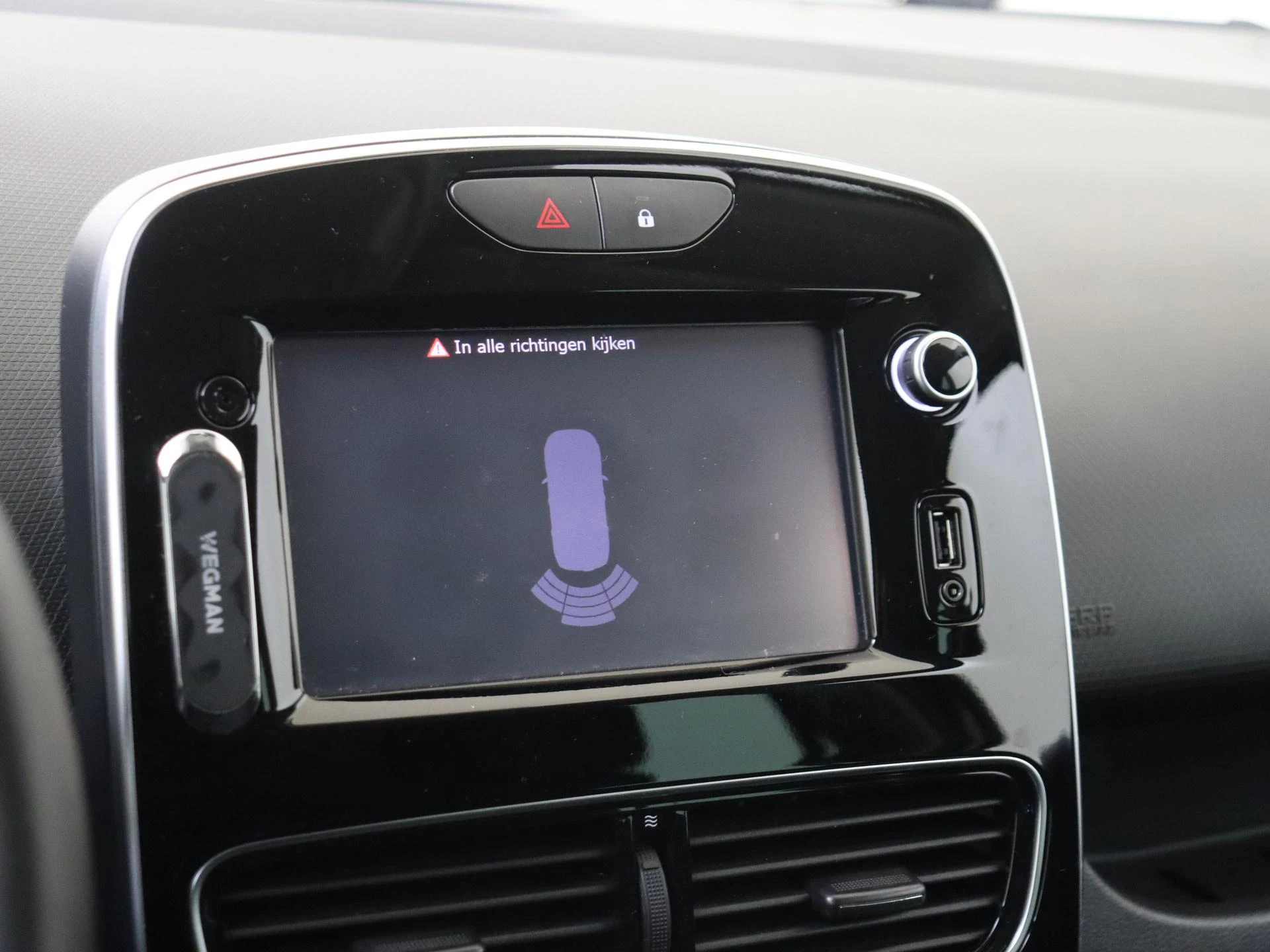 Renault-Clio-image-21