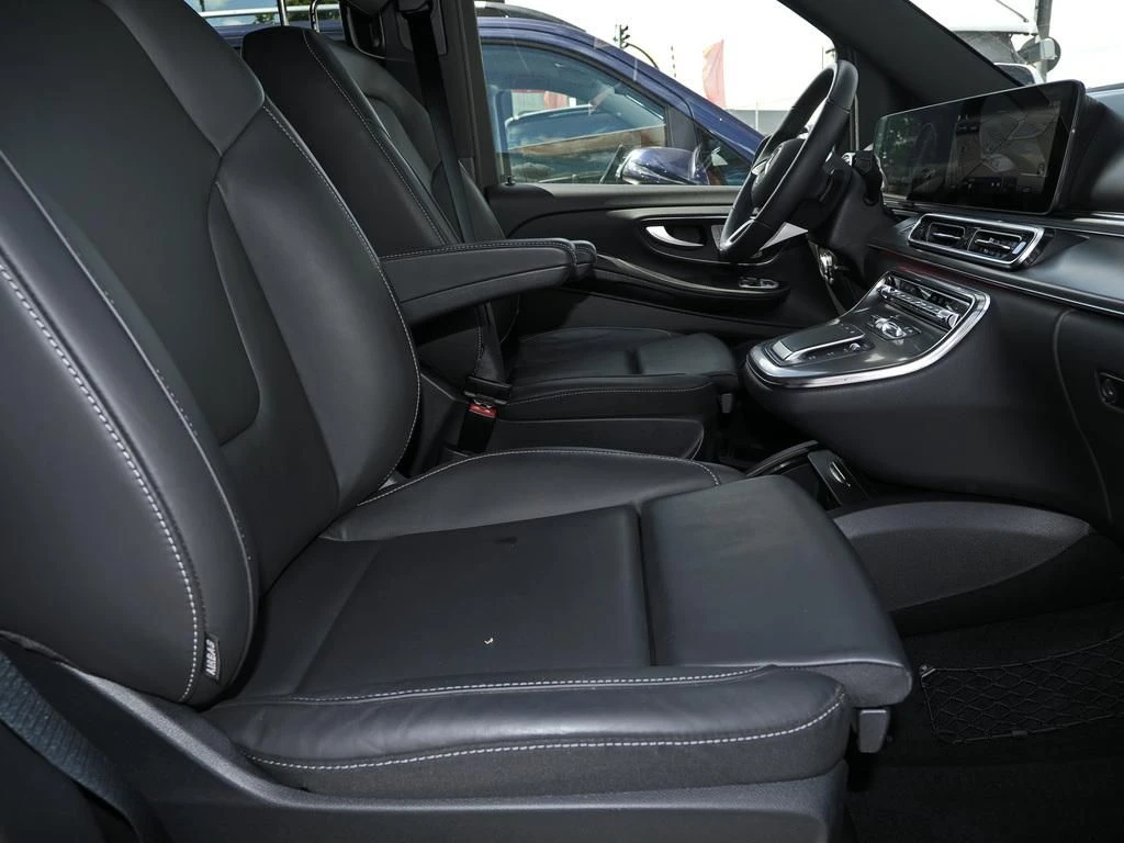 Mercedes-Benz-V-Klasse 250-image-13