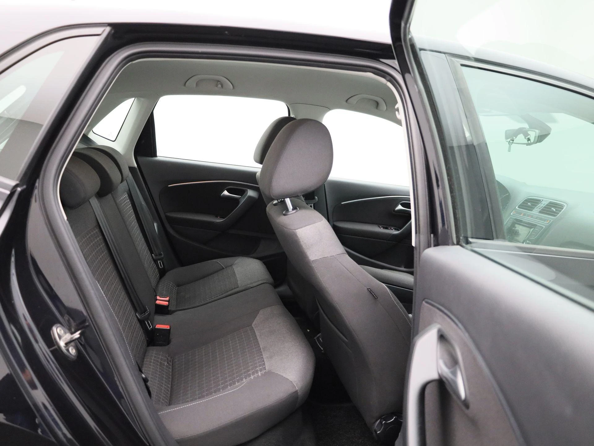 Volkswagen-Polo-image-31