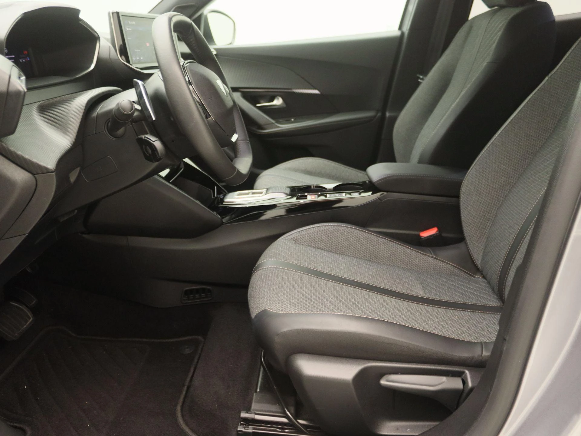 Peugeot-2008-image-12