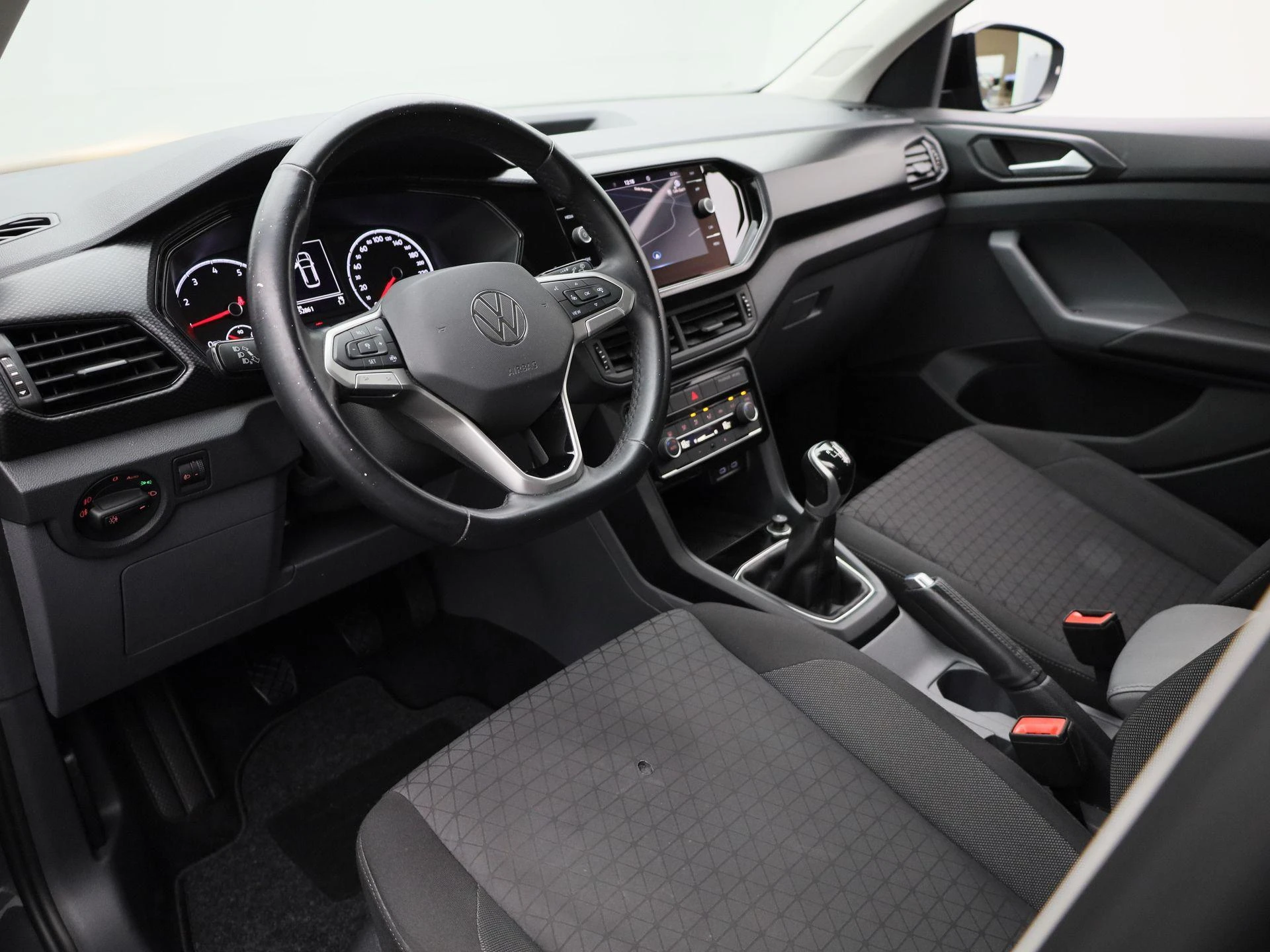Volkswagen-T-Cross-image-15