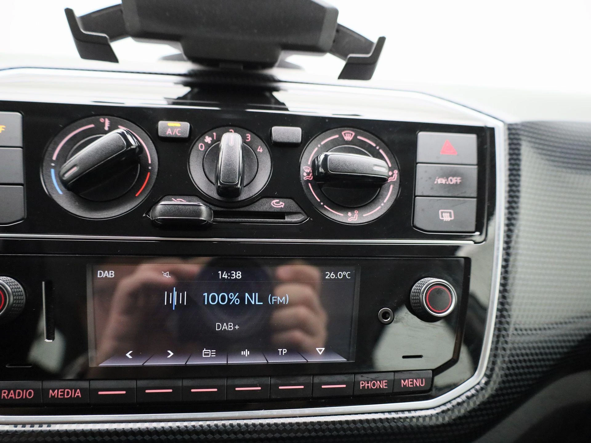 Volkswagen-up!-image-13
