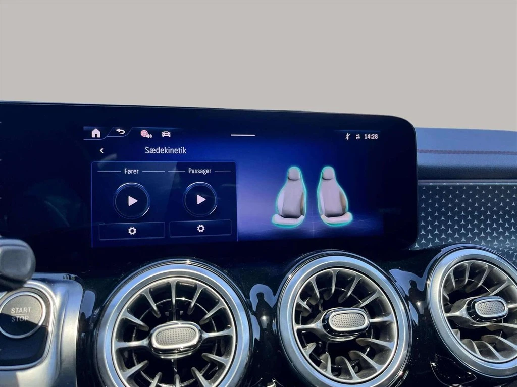 Mercedes-Benz-EQB-image-15