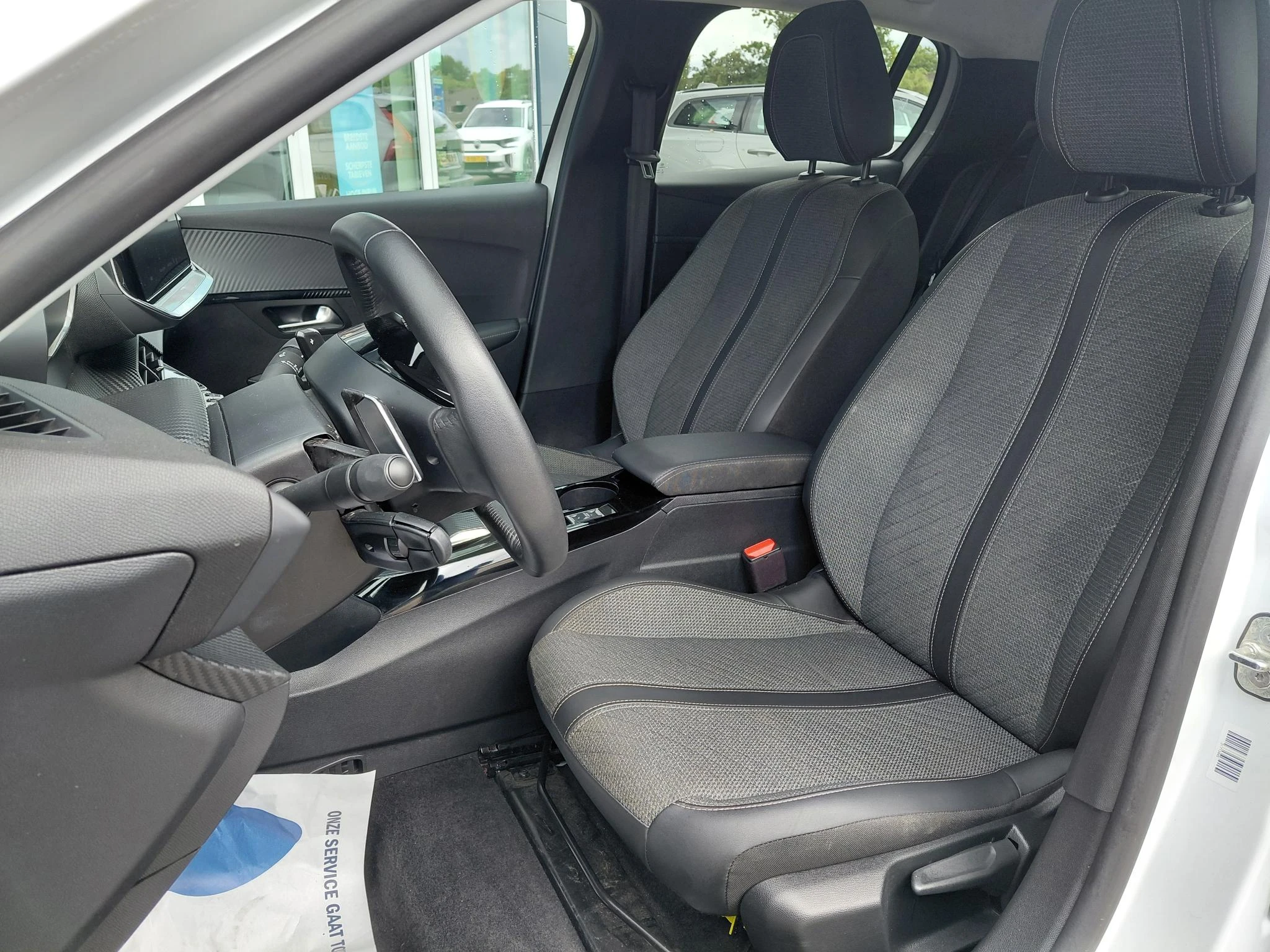 Peugeot-208-image-4