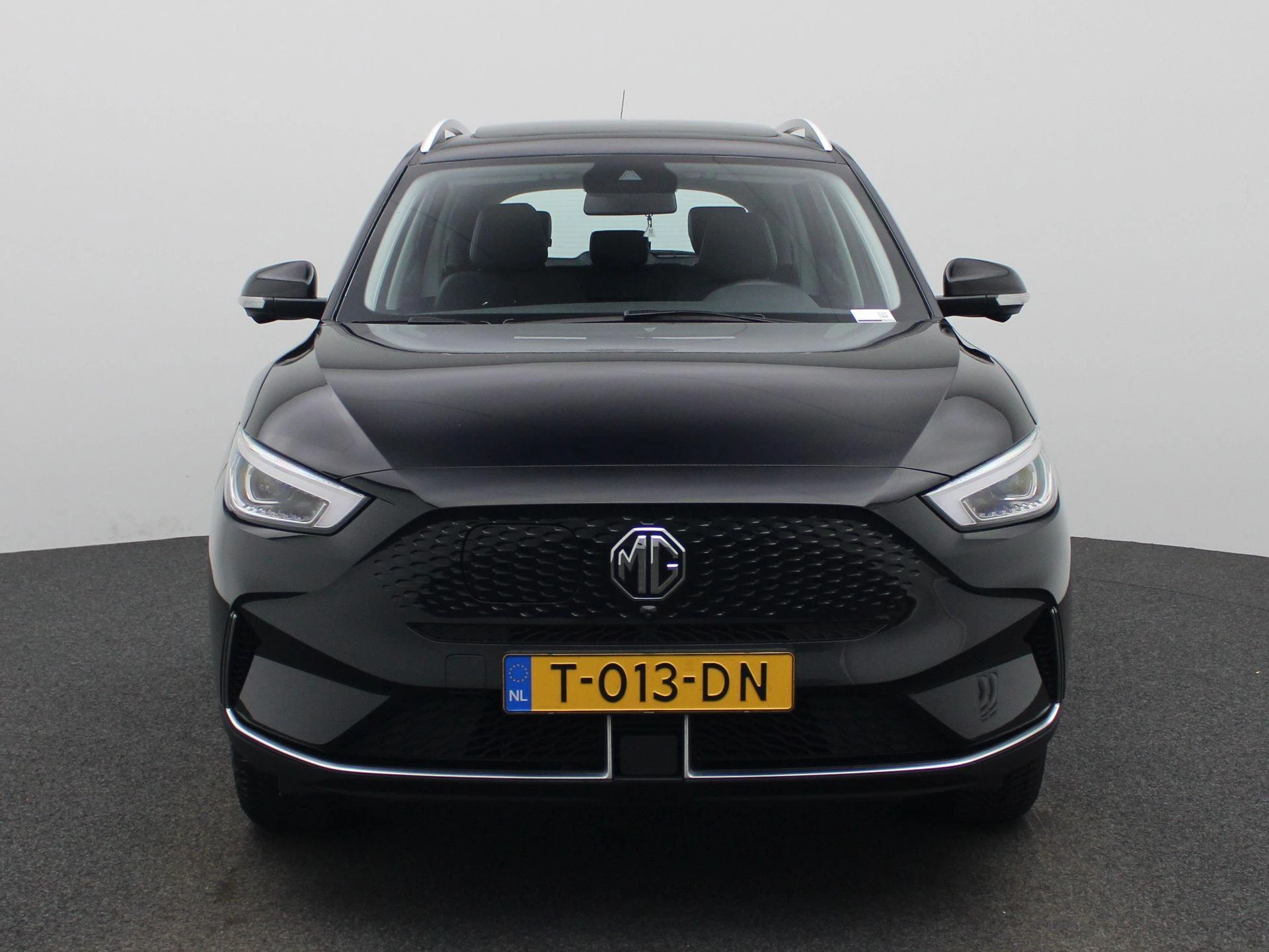 MG-ZS EV-image-3