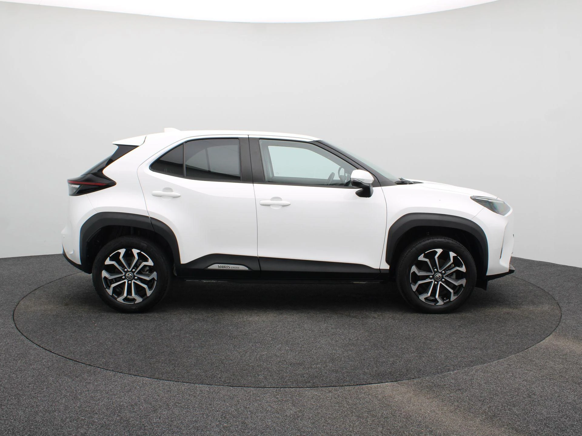 Toyota-Yaris Cross-image-5