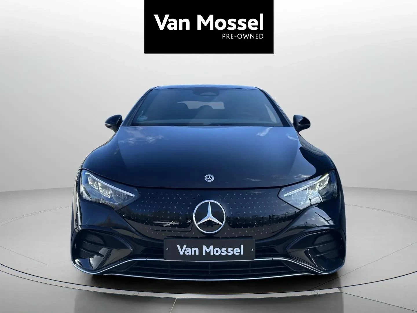 Mercedes-Benz-EQE-image-1