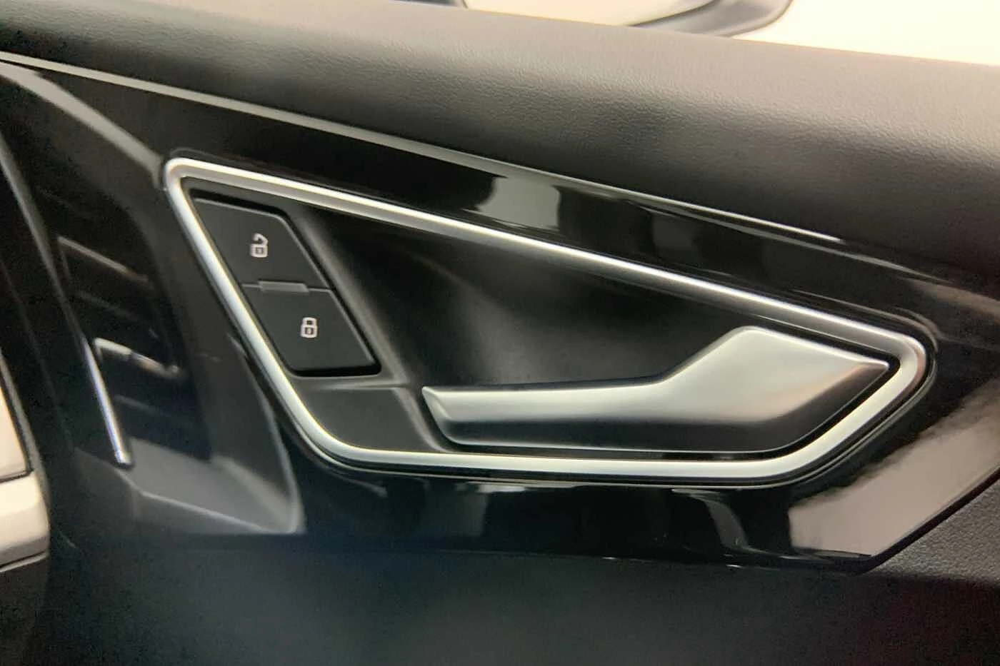 Audi-Q4 e-tron-image-23