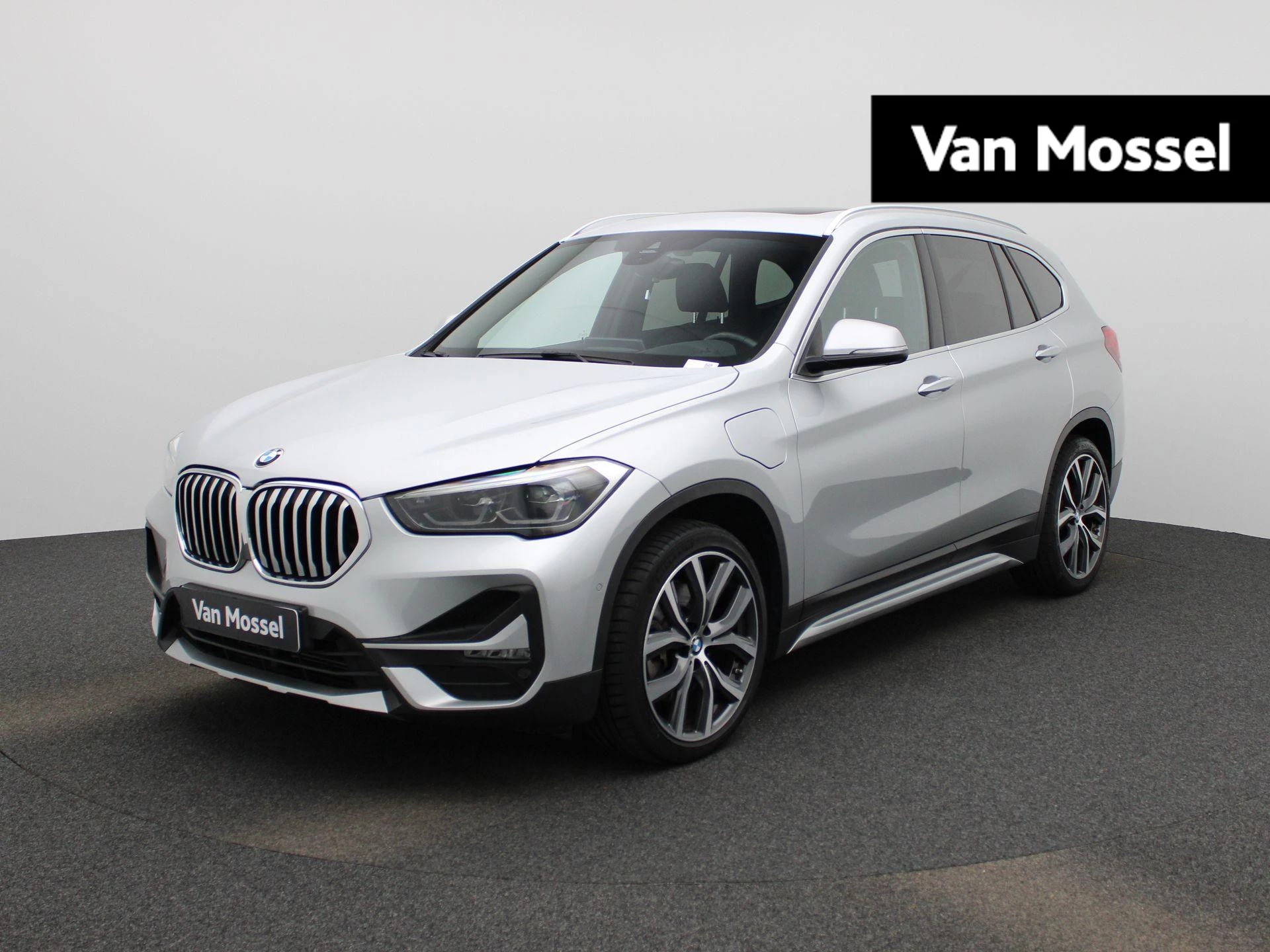 BMW-X1-image-0