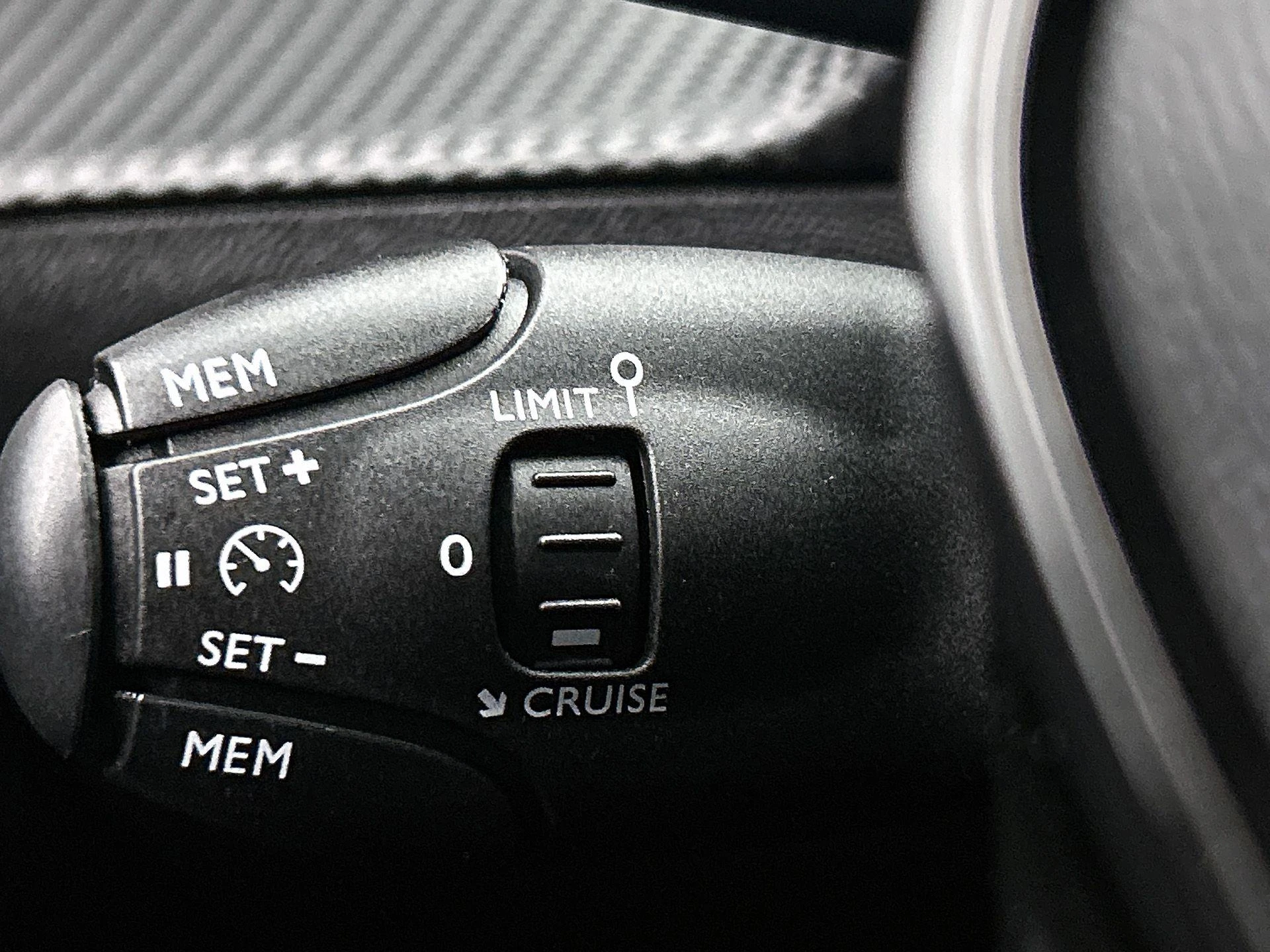 Peugeot-208-image-5