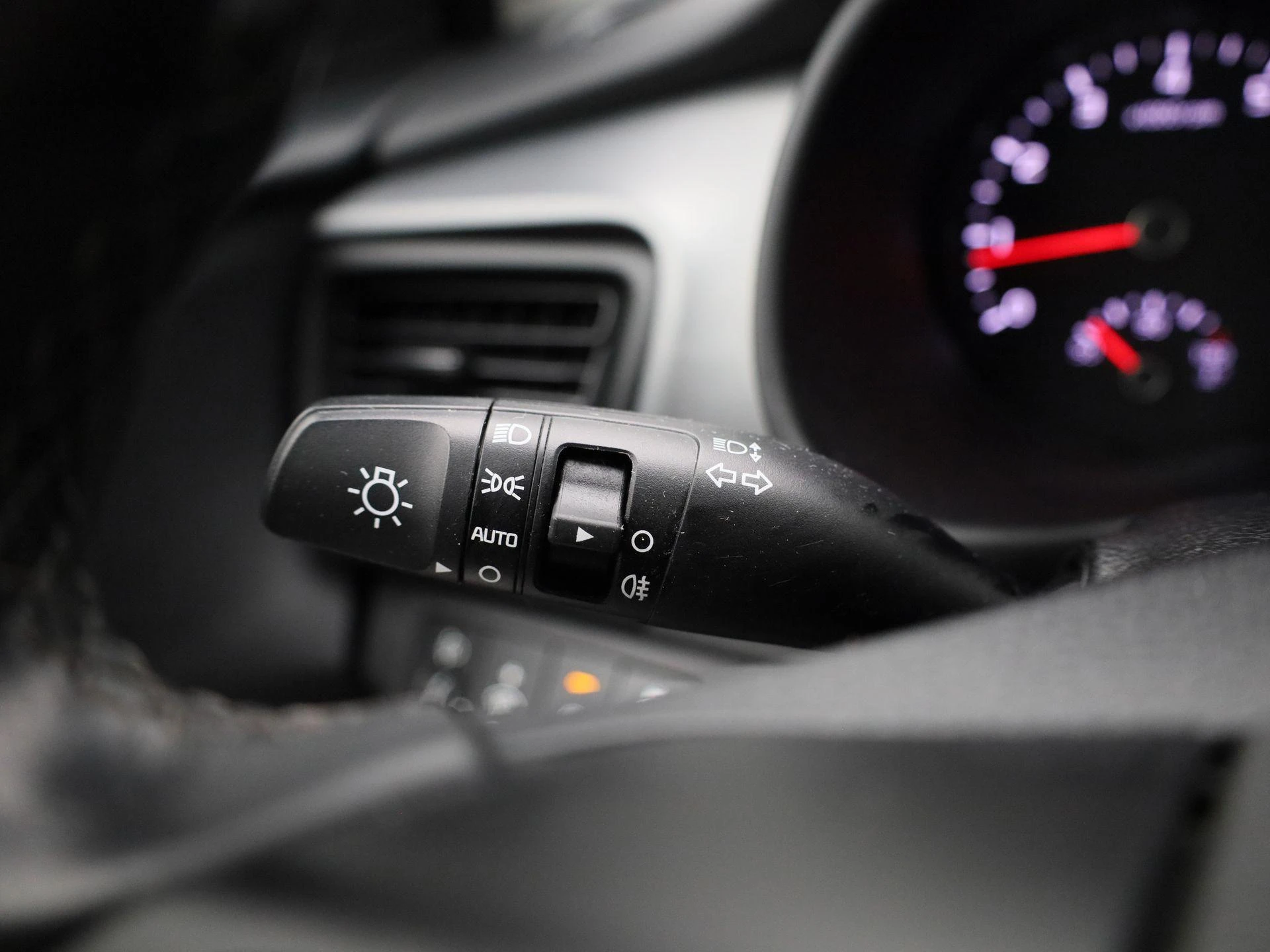 Kia-Stonic-image-19