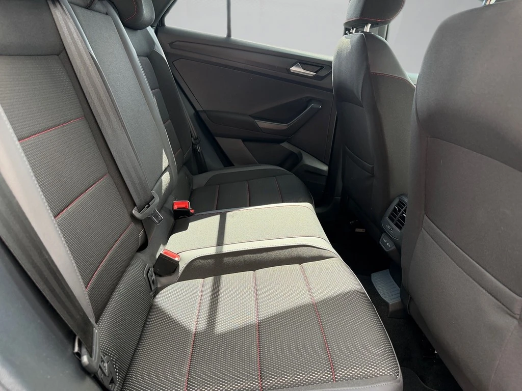 Volkswagen-T-Roc-image-10