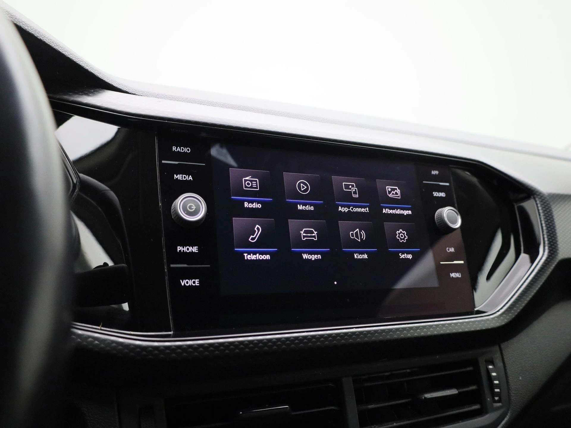 Volkswagen-T-Cross-image-24