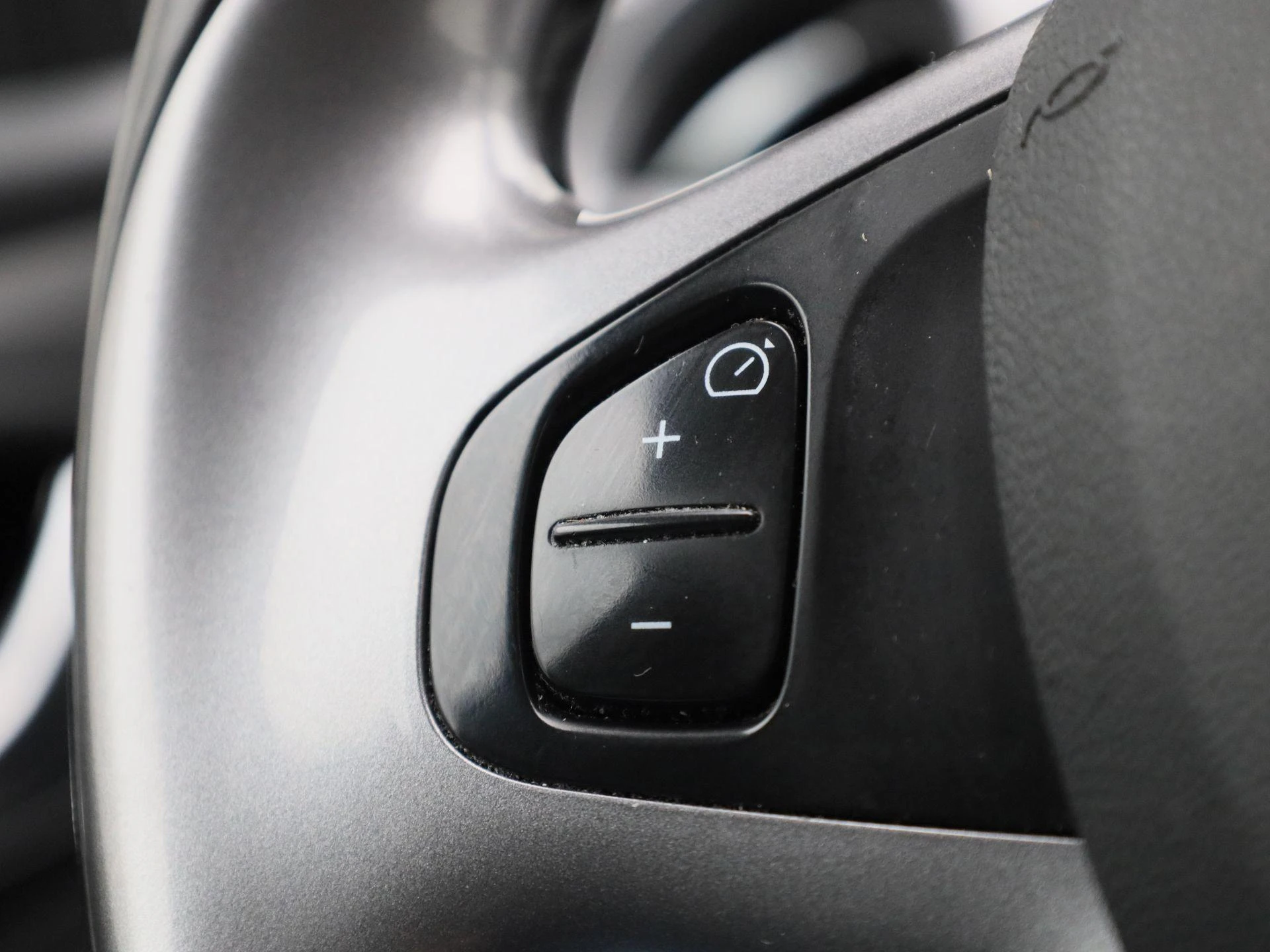 Renault-Clio-image-17