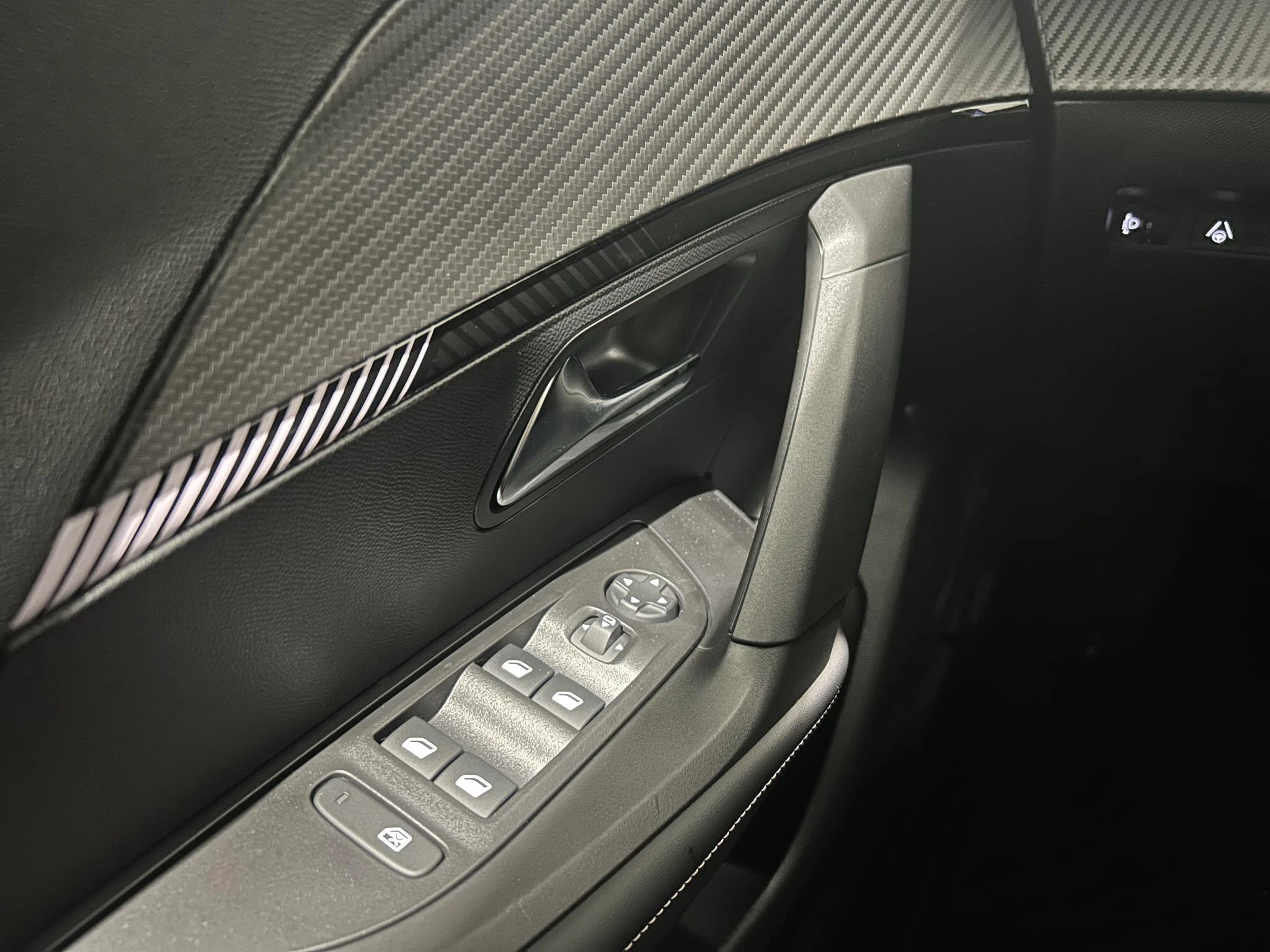 Peugeot-2008-image-12