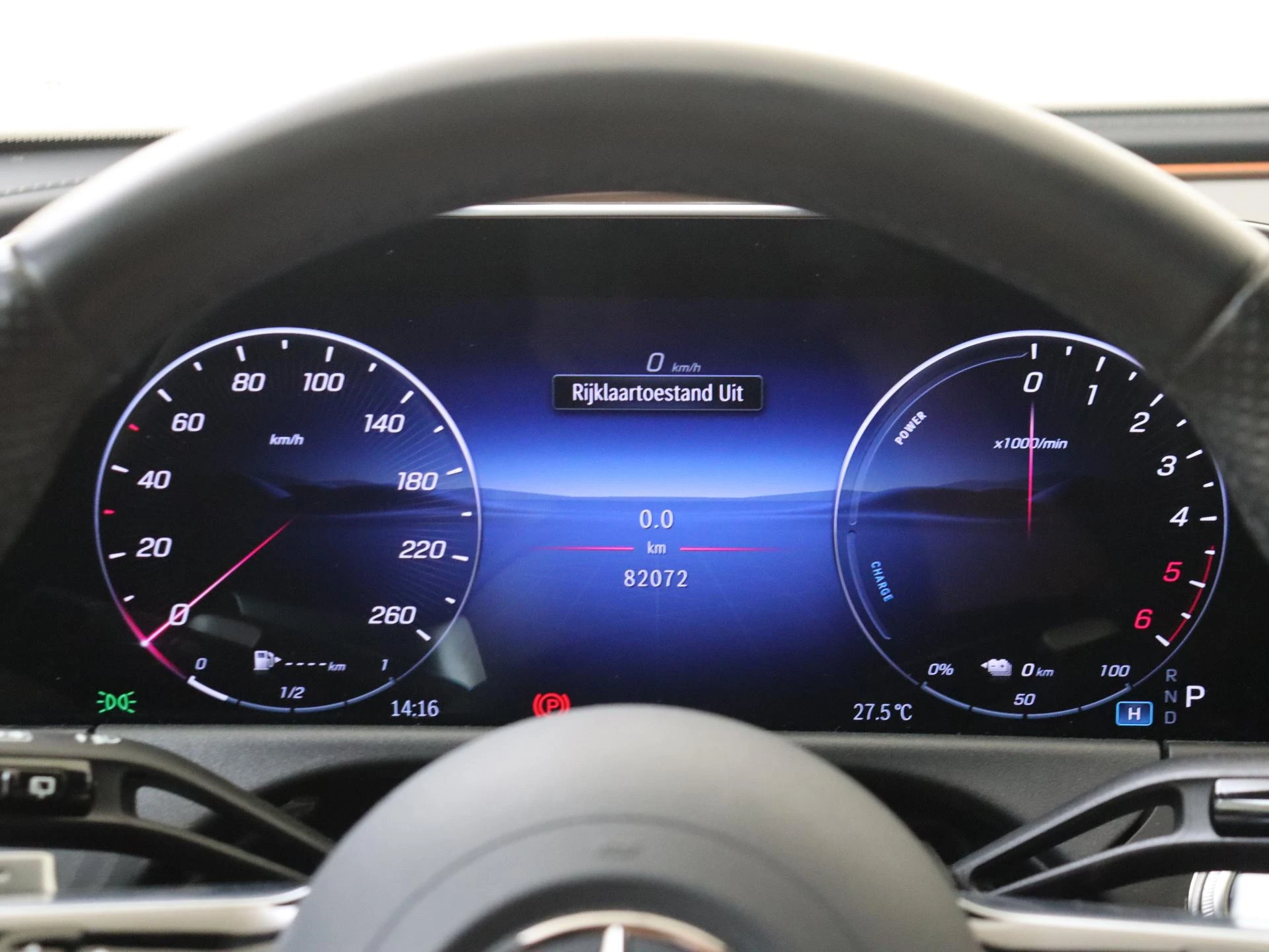 Mercedes-Benz-E-Klasse-image-11