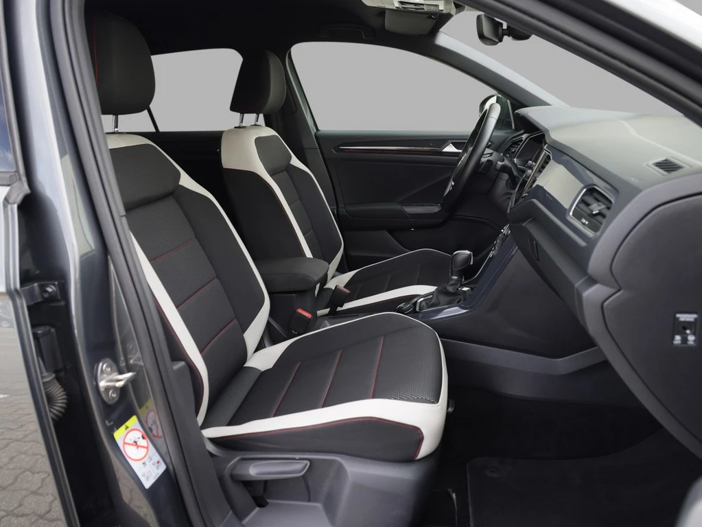 Volkswagen-T-Roc-image-8