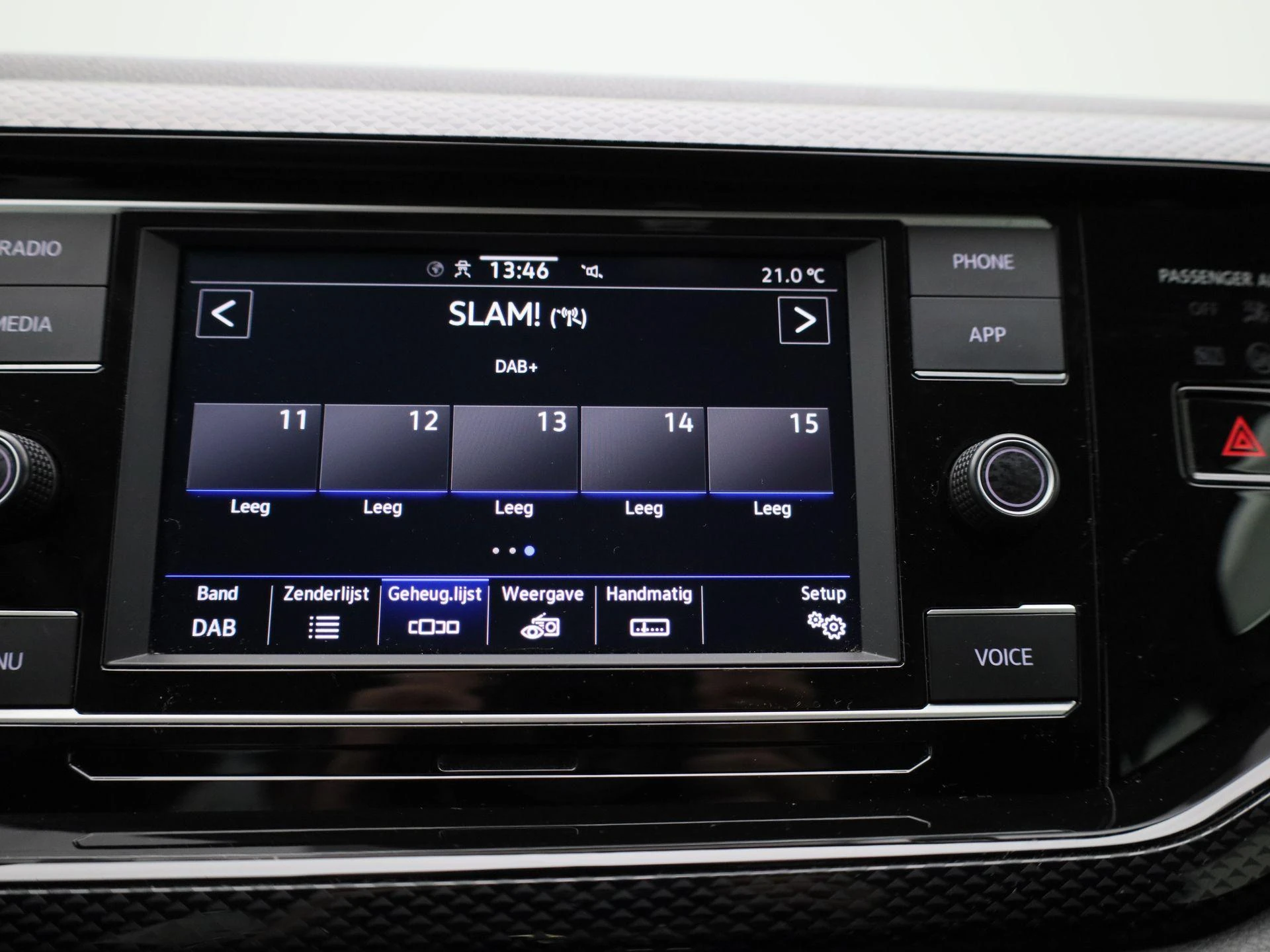 Volkswagen-Polo-image-17