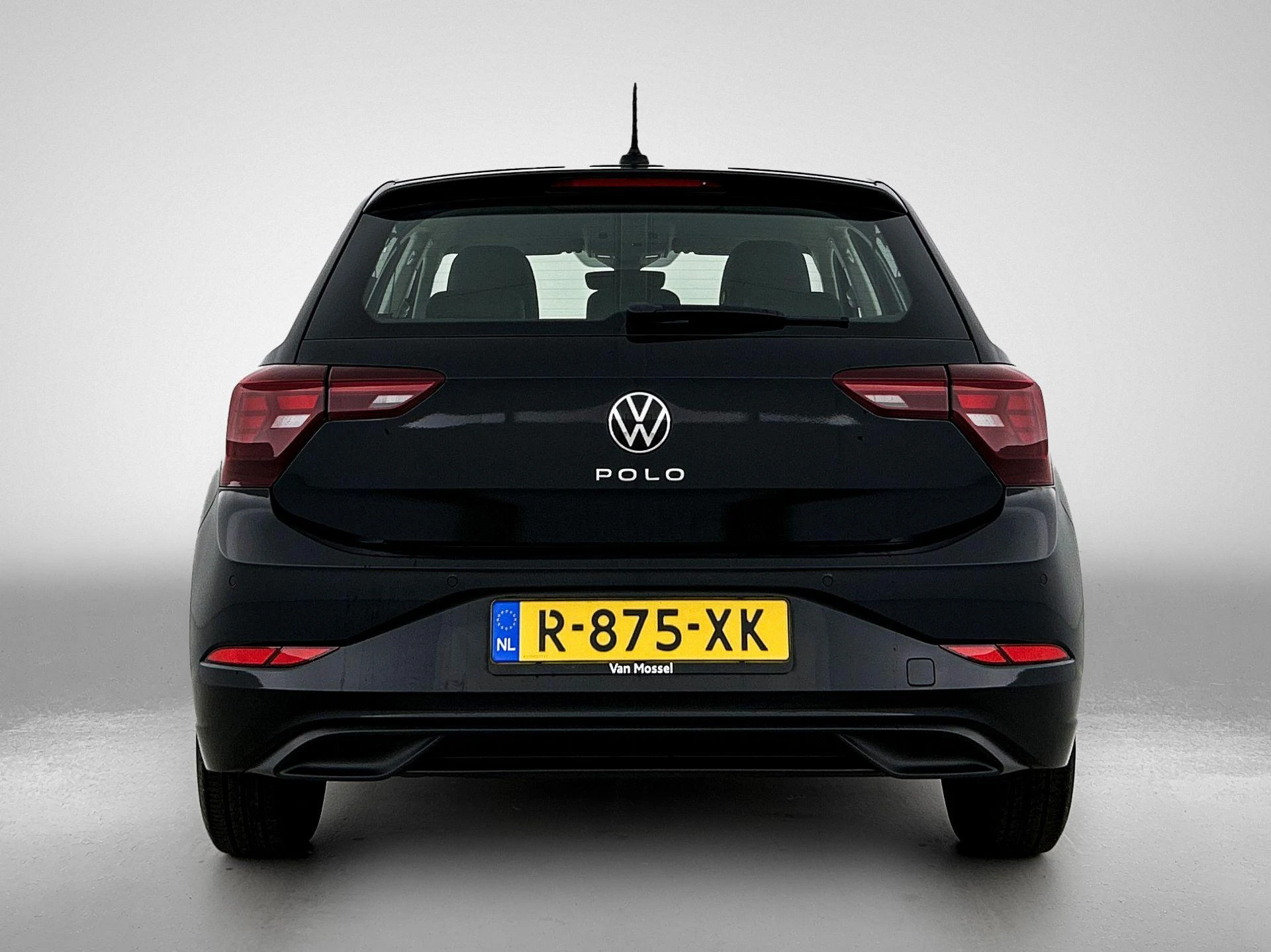 Volkswagen-Polo-image-2