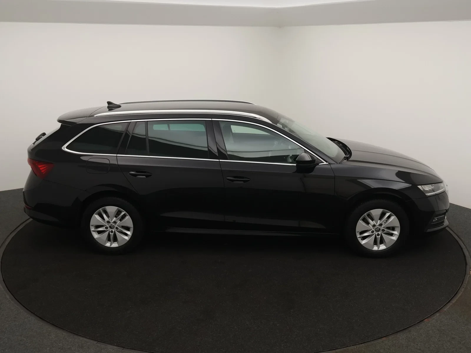 Škoda Octavia Combi Octavia 1.0TSI Ambition *TREKHAAK*CAMERA*PDC*CRUISE CONTROL*VIRTUAL COCKPIT*NAVI*SFEERVERLICHTING*AP