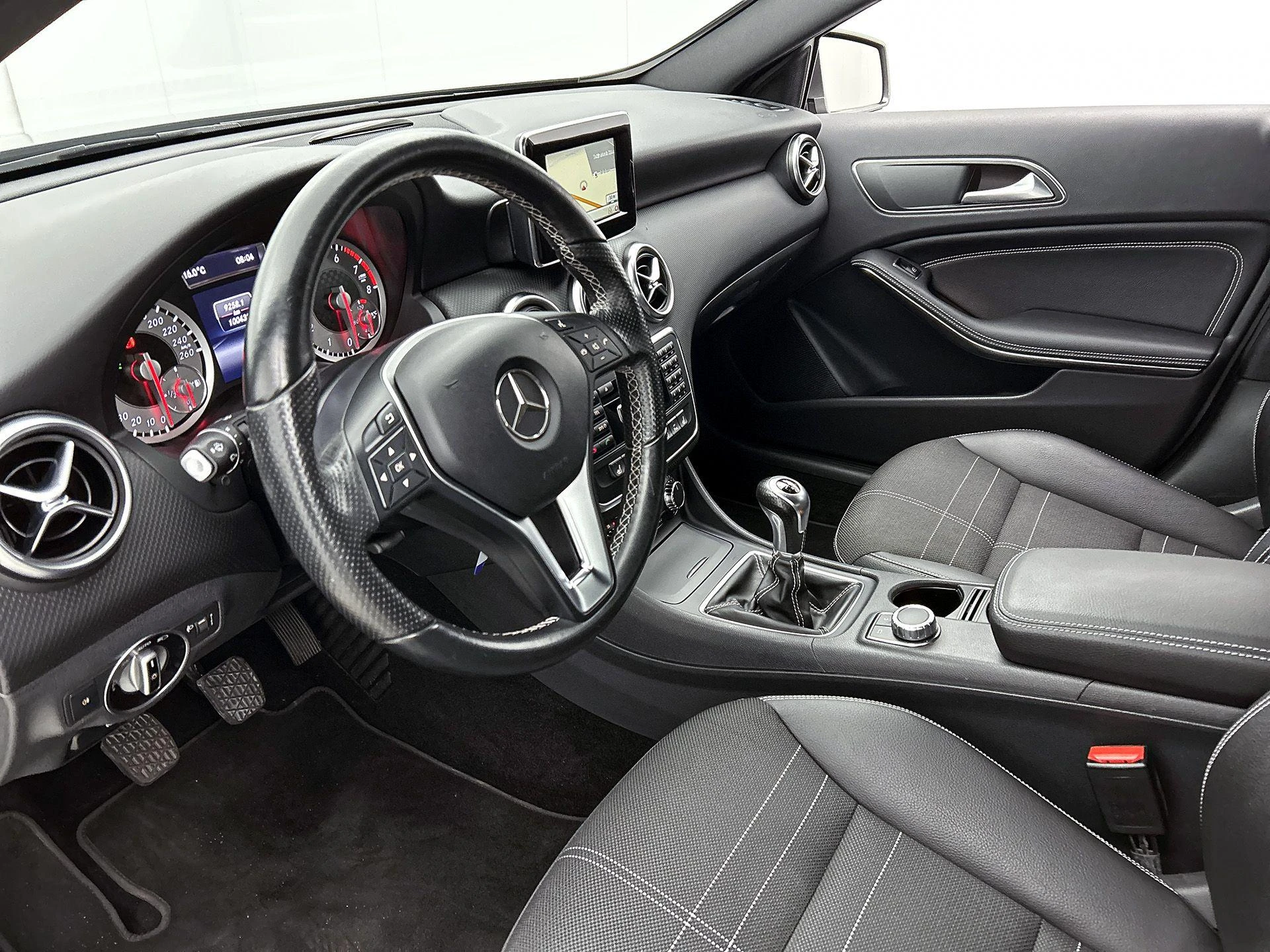 Mercedes-Benz-A-Klasse-image-12