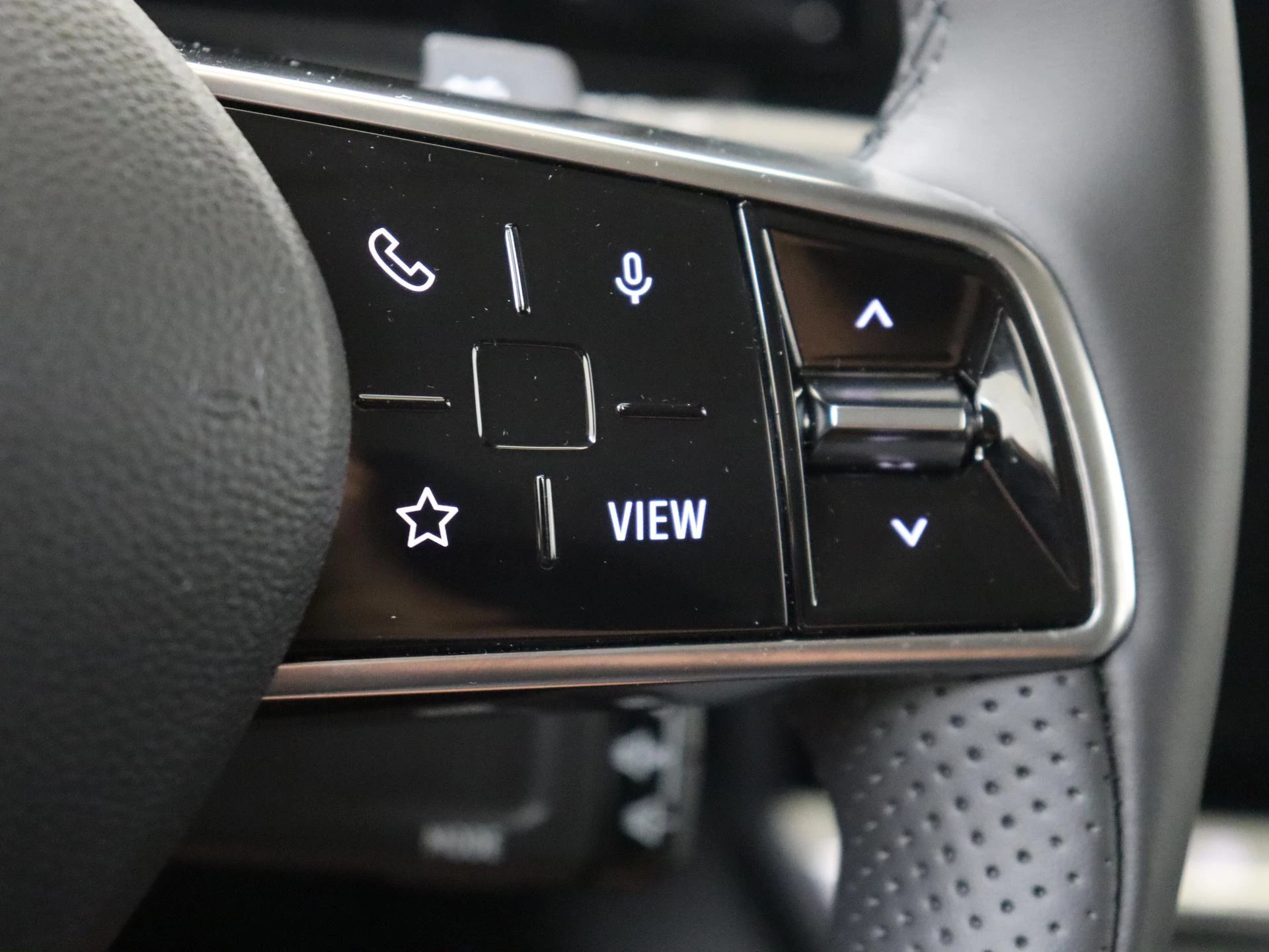 Renault-Megane E-Tech-image-15