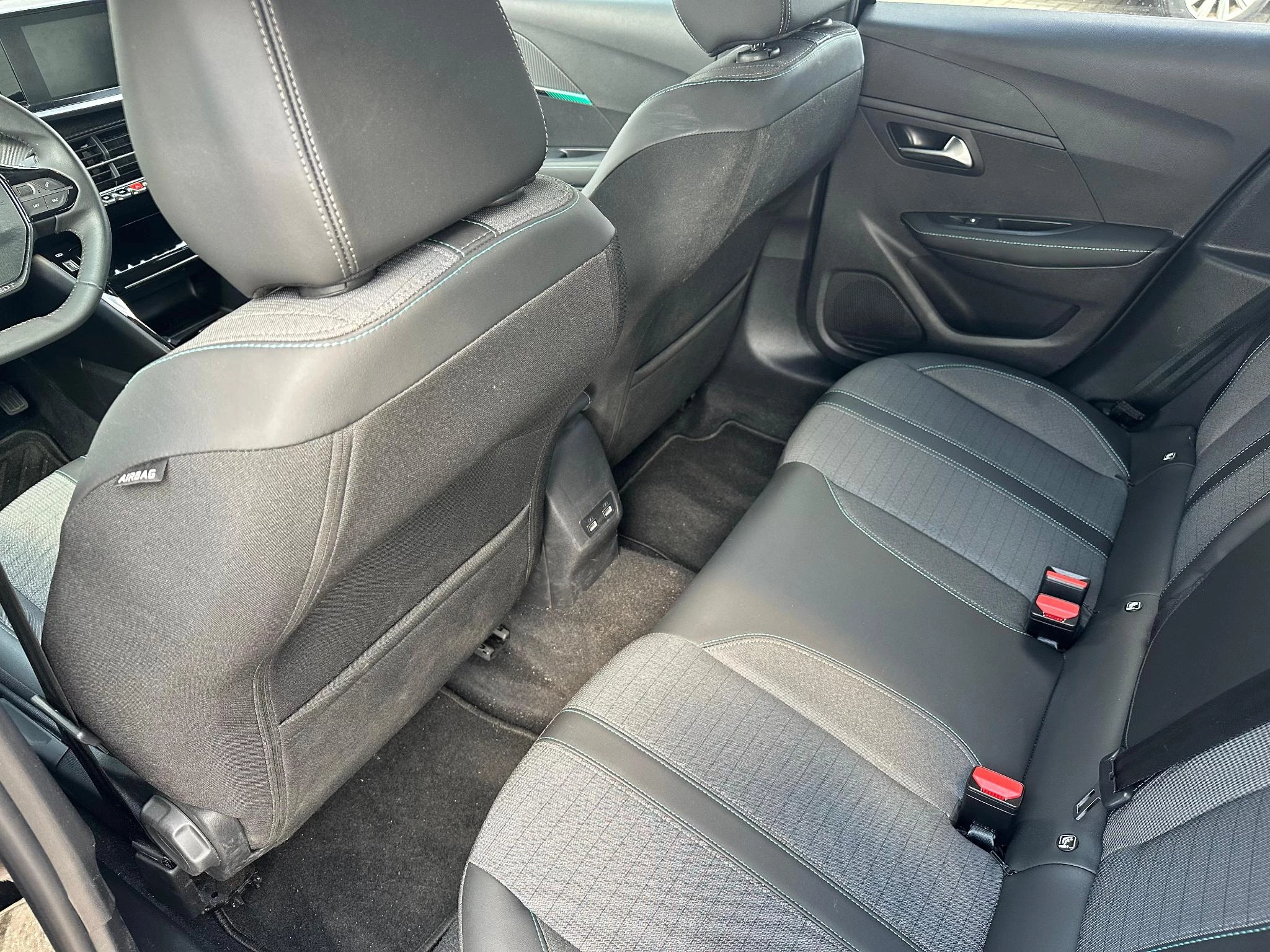 Peugeot-e-208-image-20