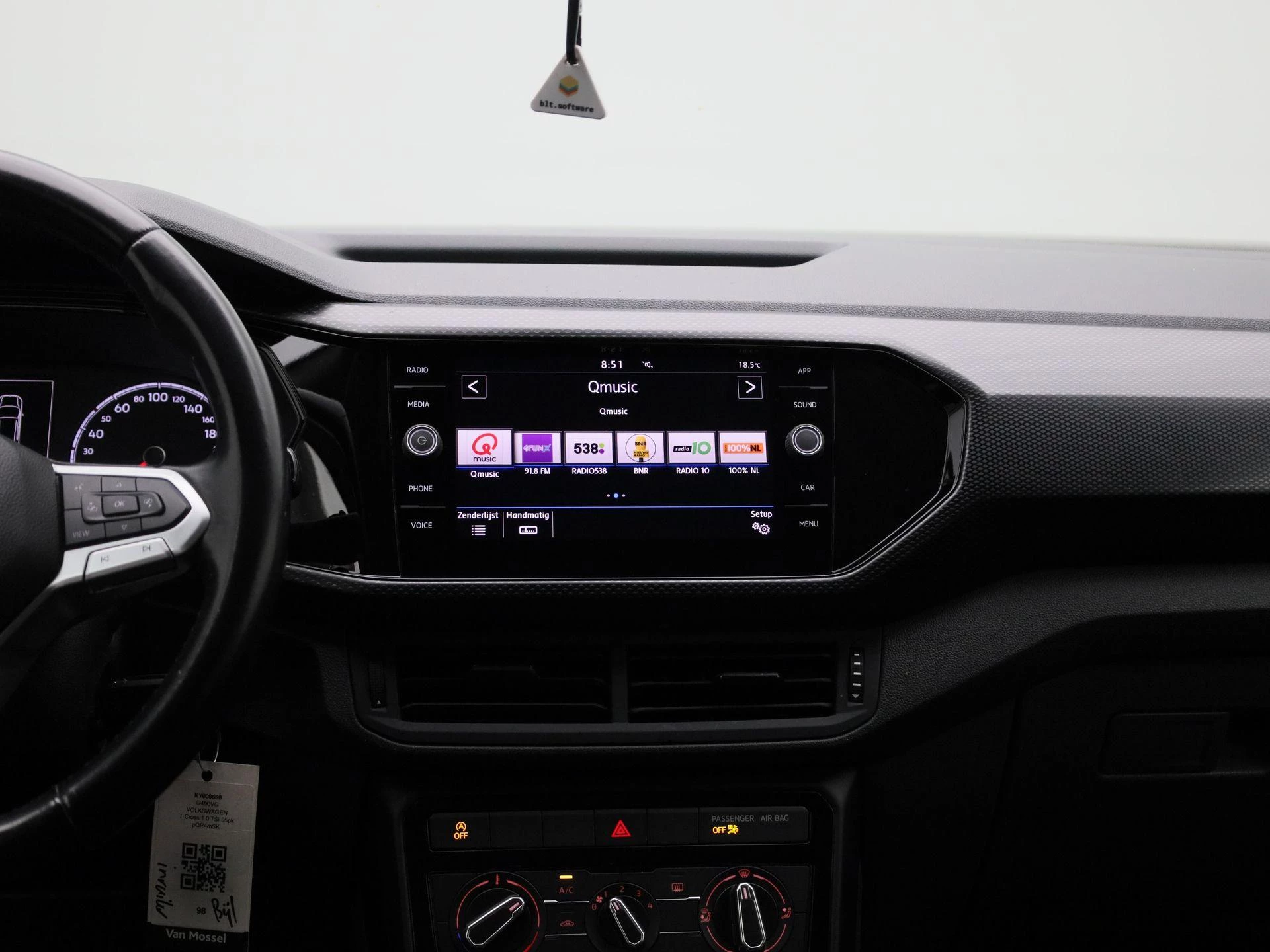 Volkswagen-T-Cross-image-7