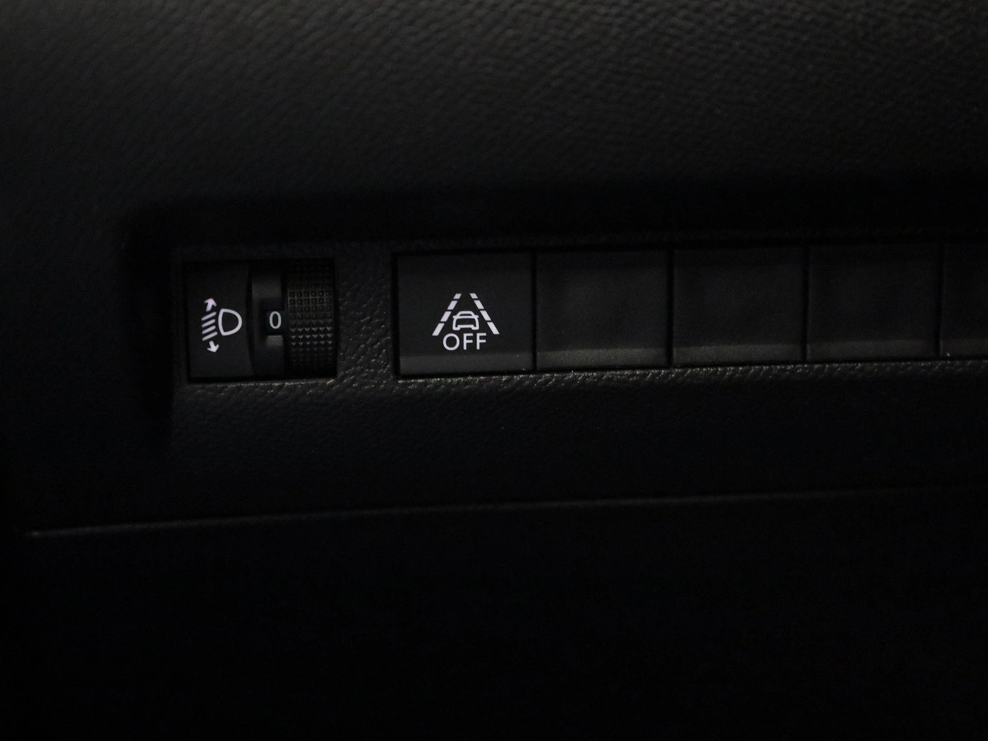 Peugeot e-208 - 29