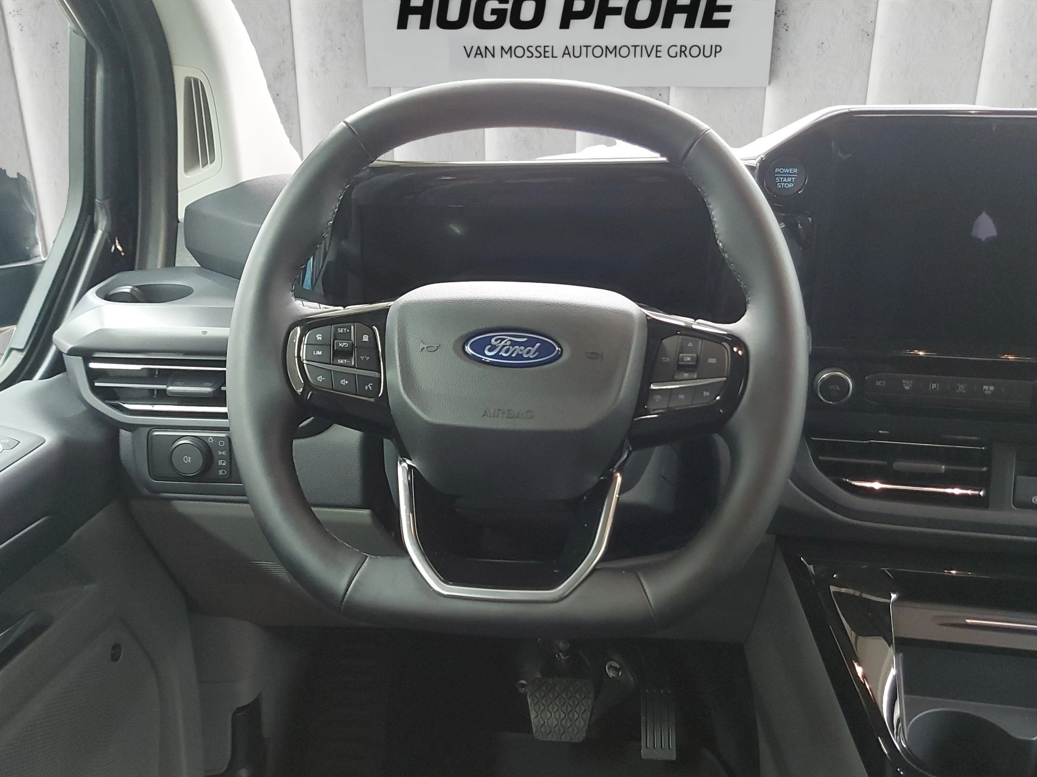 Ford-Tourneo Custom-image-12