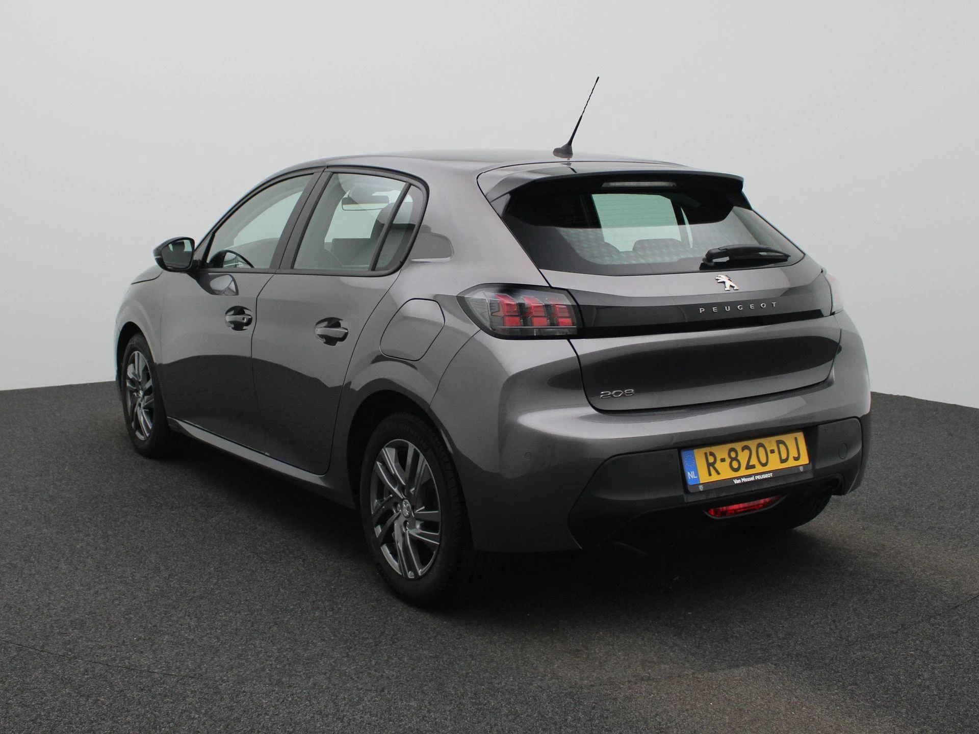 Peugeot-208-image-1