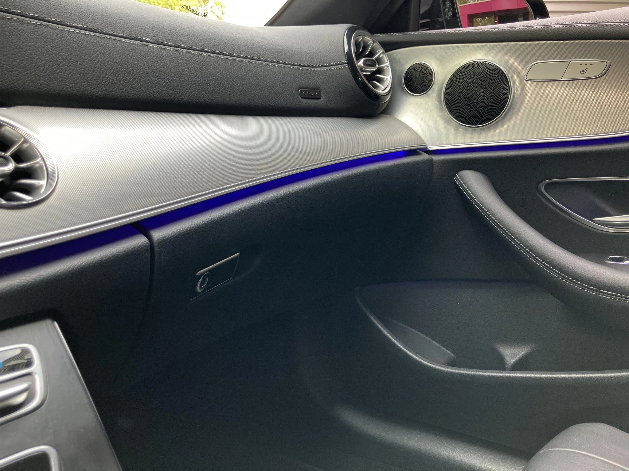 Mercedes-Benz-E-Klasse-image-8